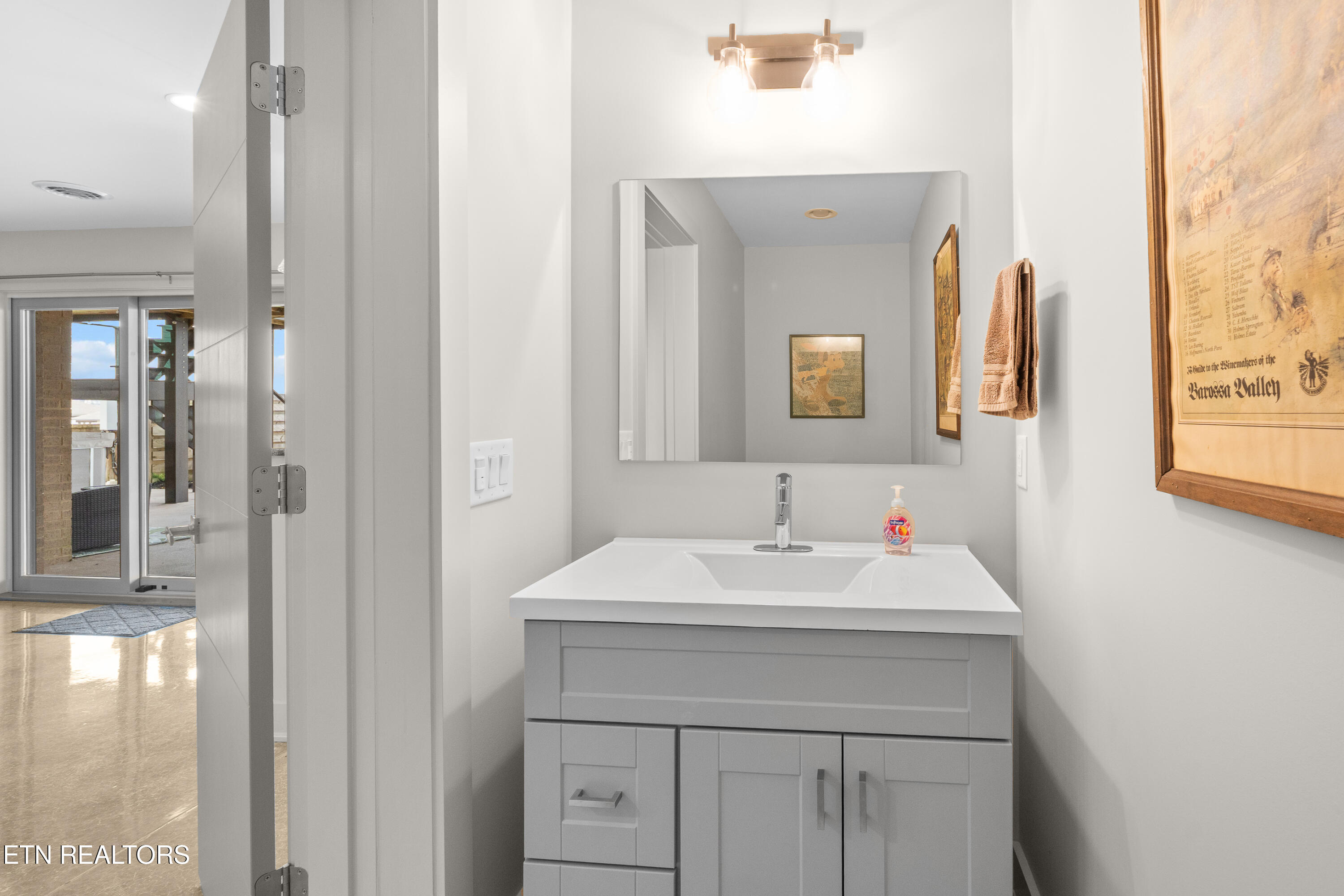 3702 Promontory Point