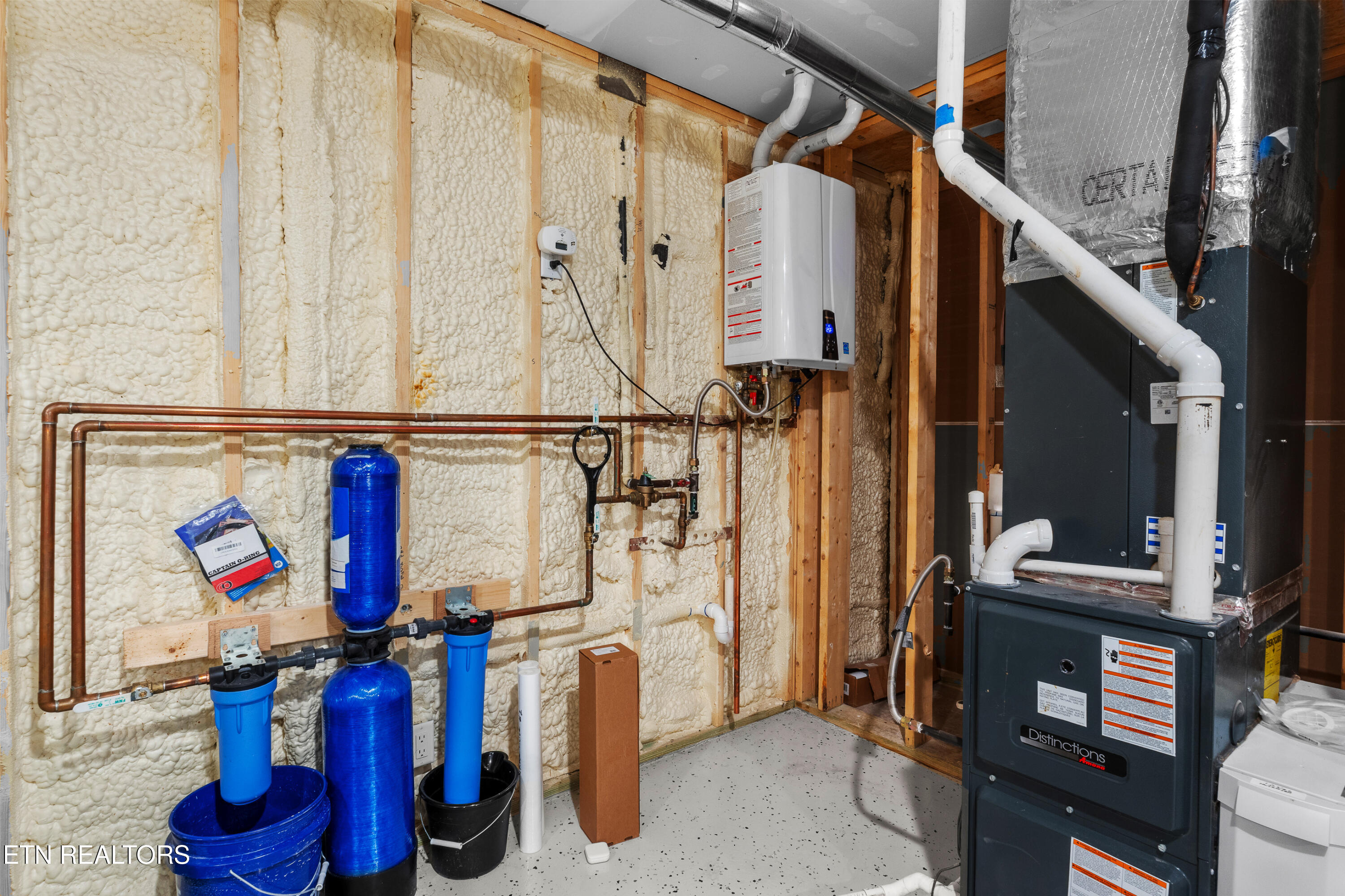 3702 Promontory Point