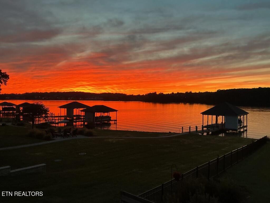 3702 Promontory Point