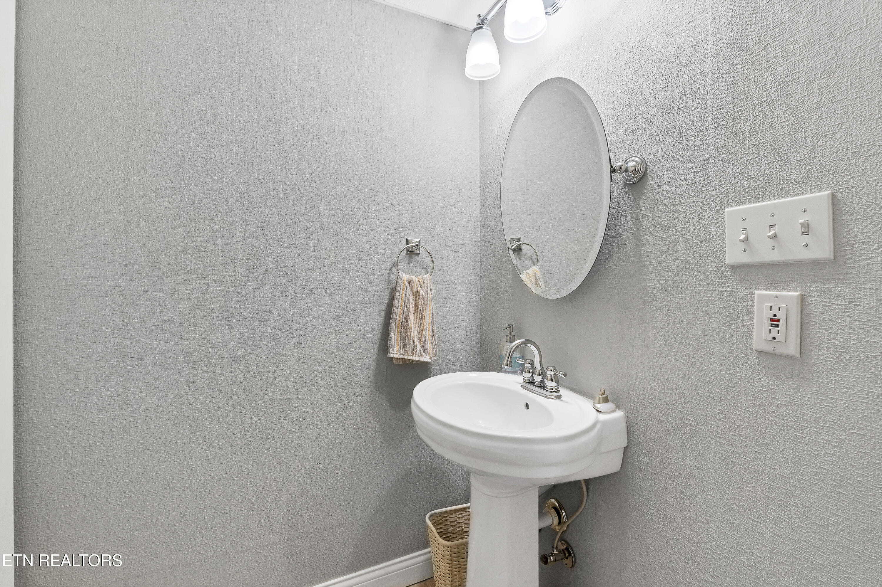 6260 E Lamar Alex Pkwy