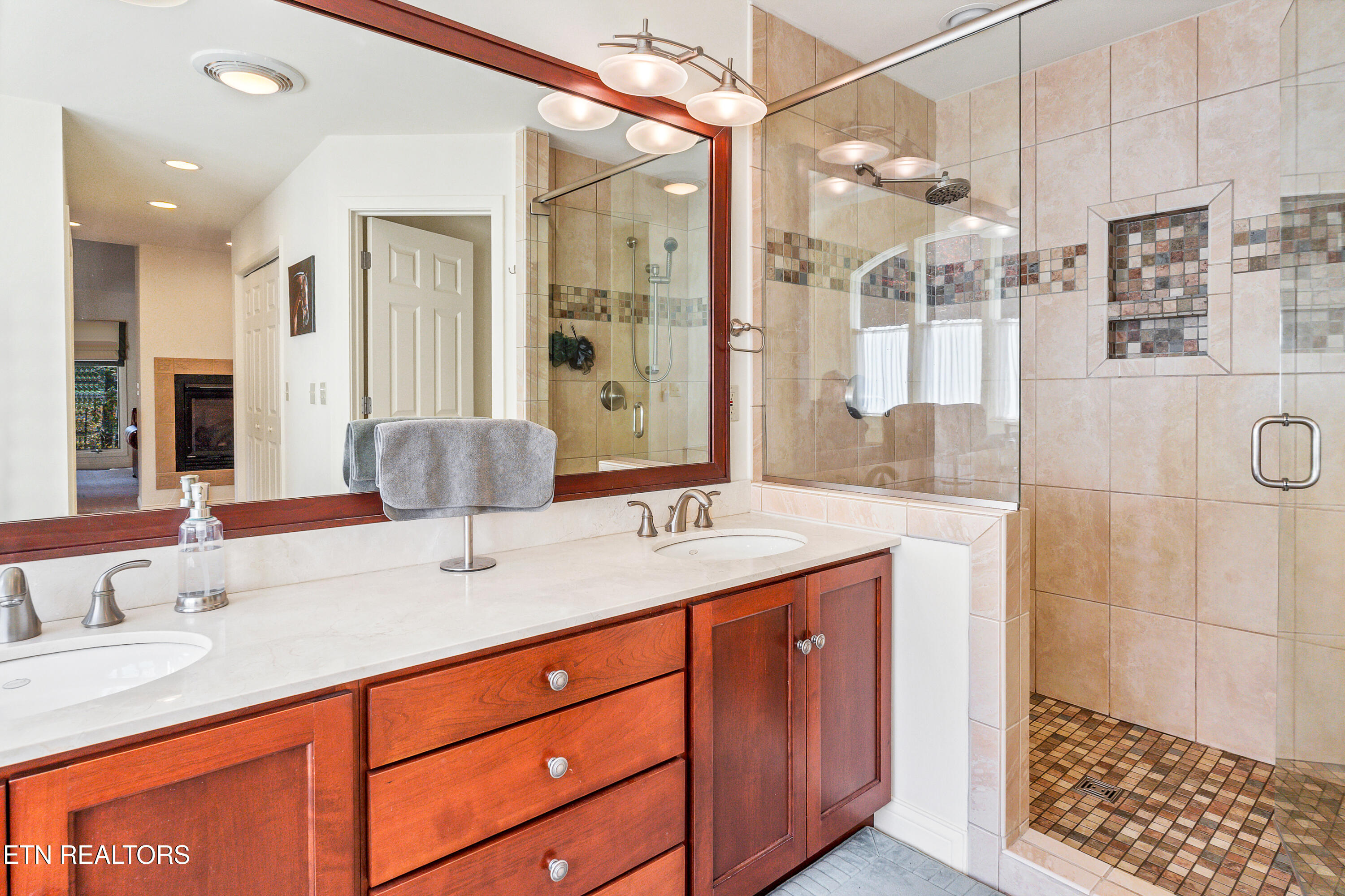 6260 E Lamar Alex Pkwy