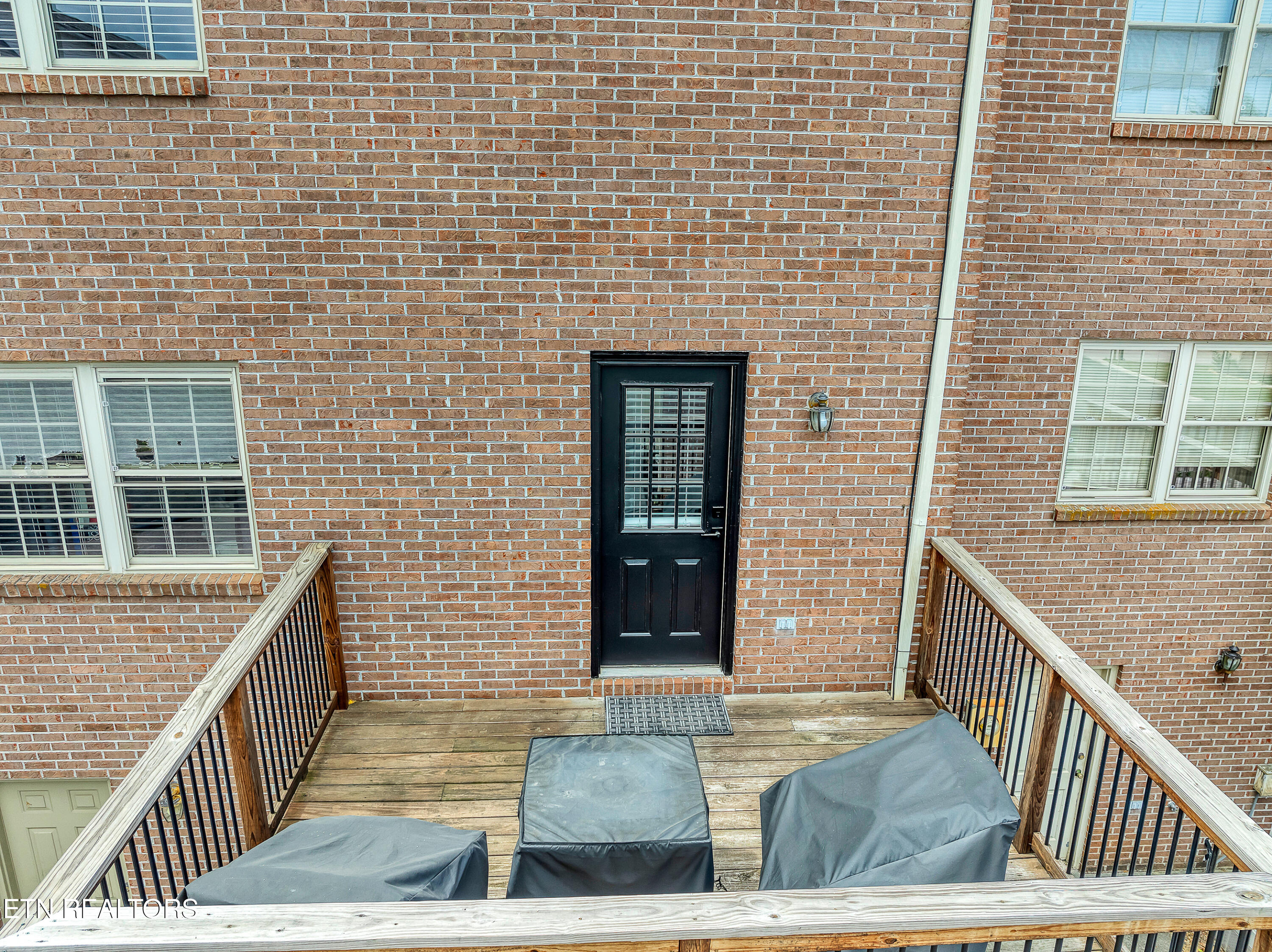 2028 Cochran Place