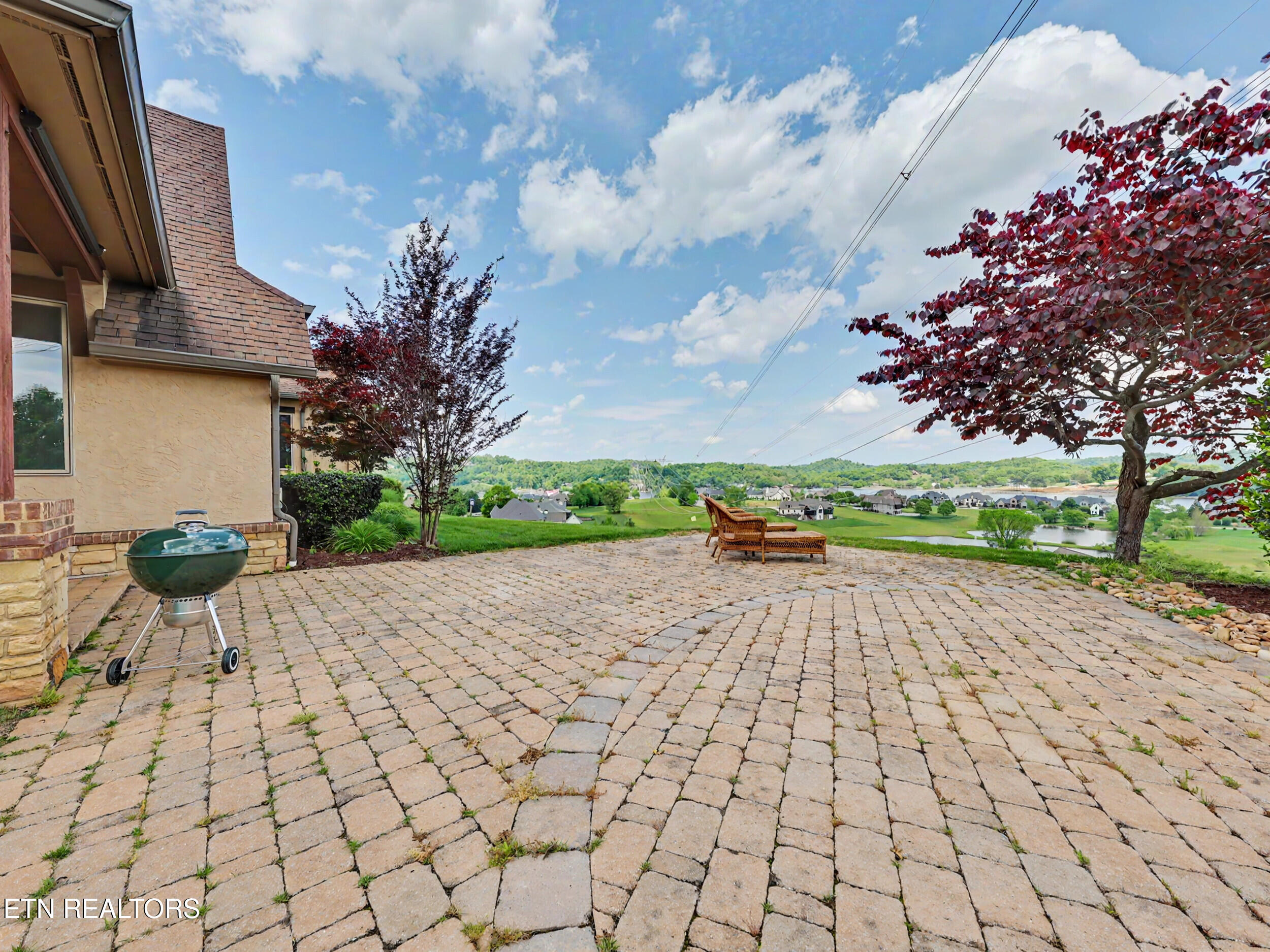 3320 High Pointe Way