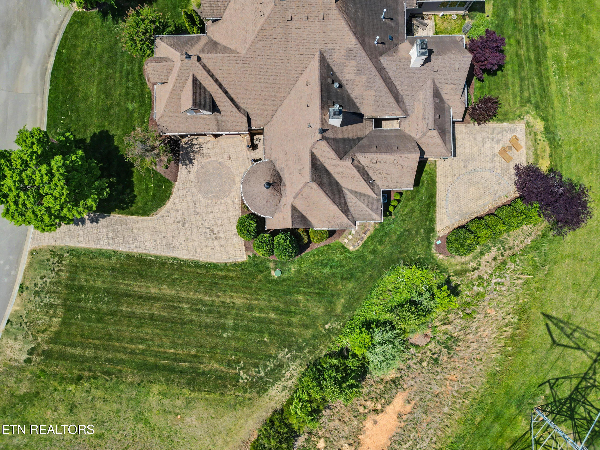 3320 High Pointe Way