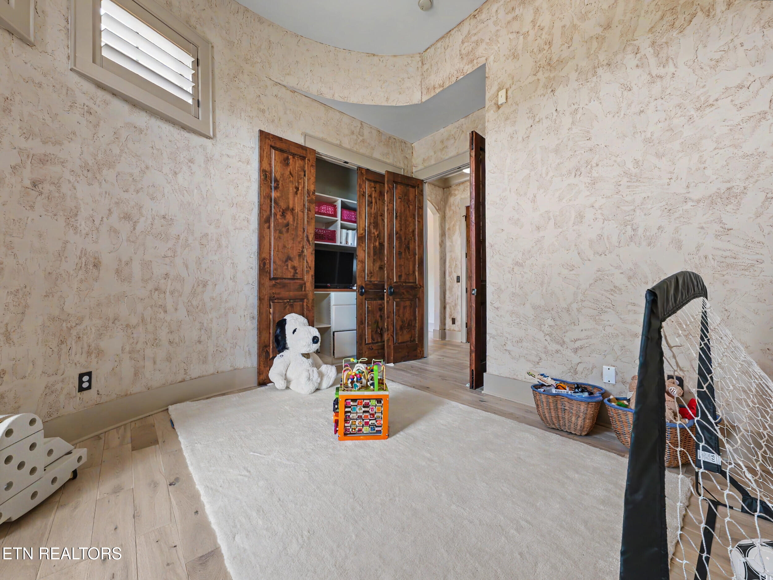 3320 High Pointe Way