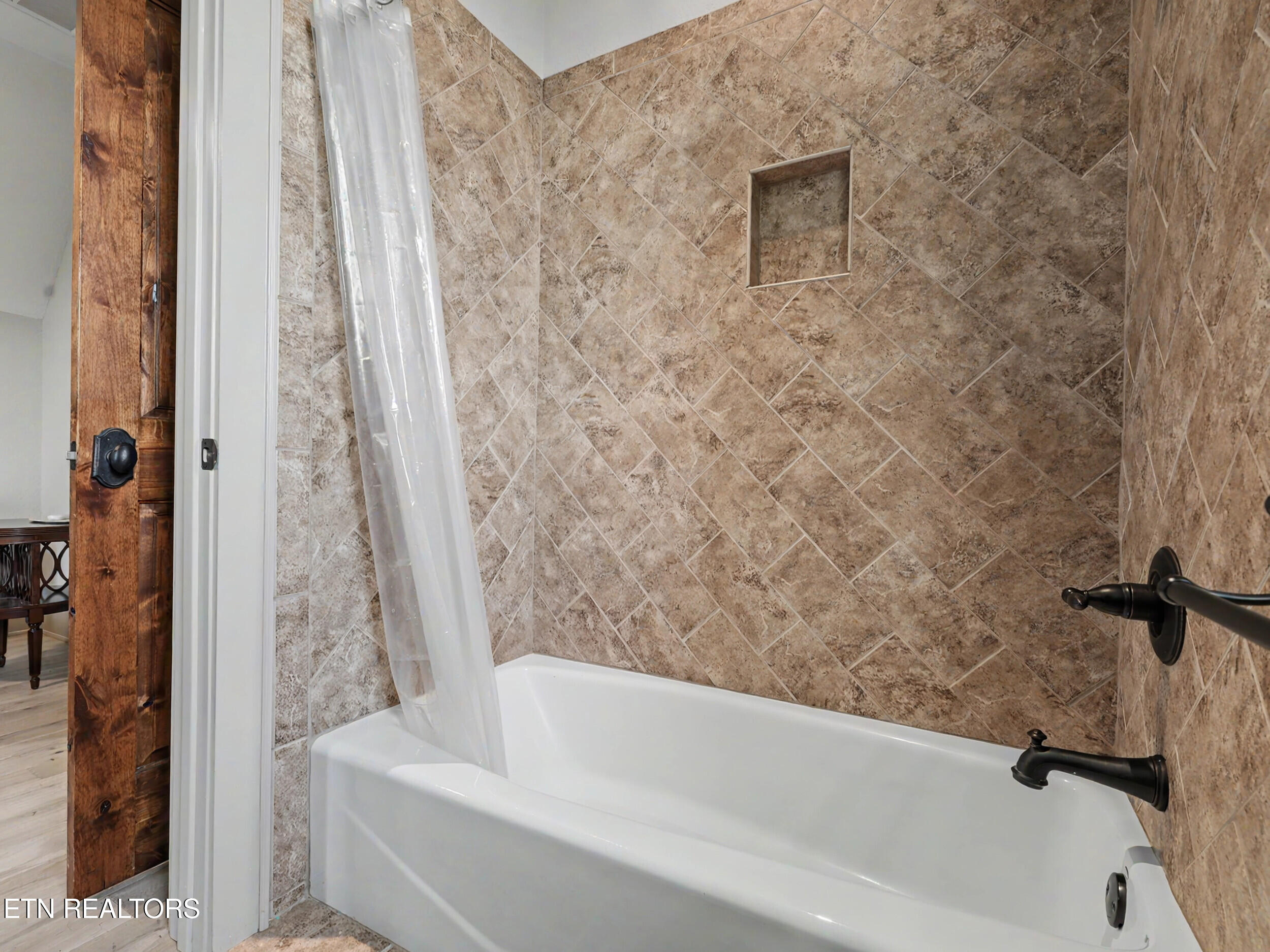 3320 High Pointe Way