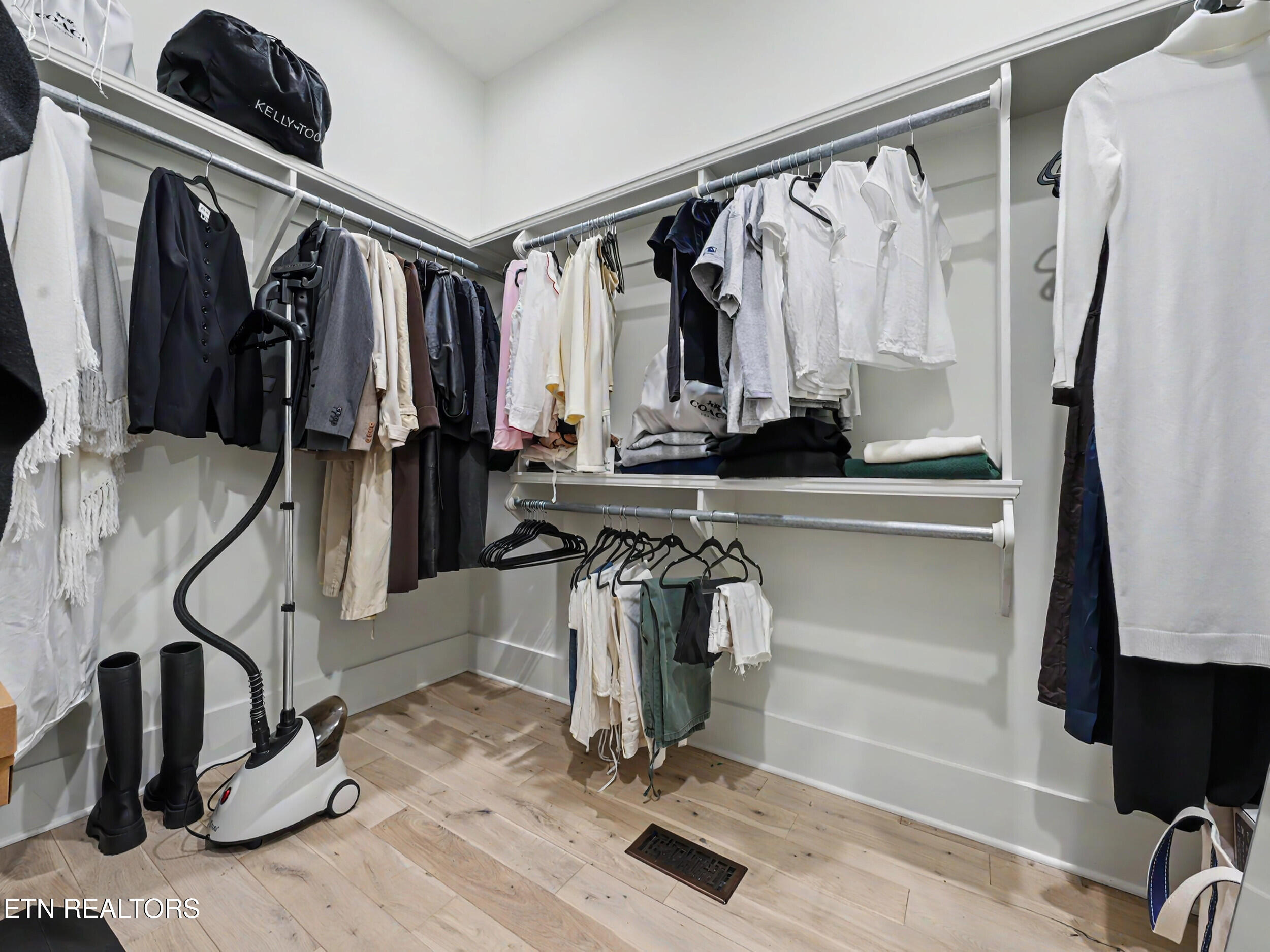 3320 High Pointe Way