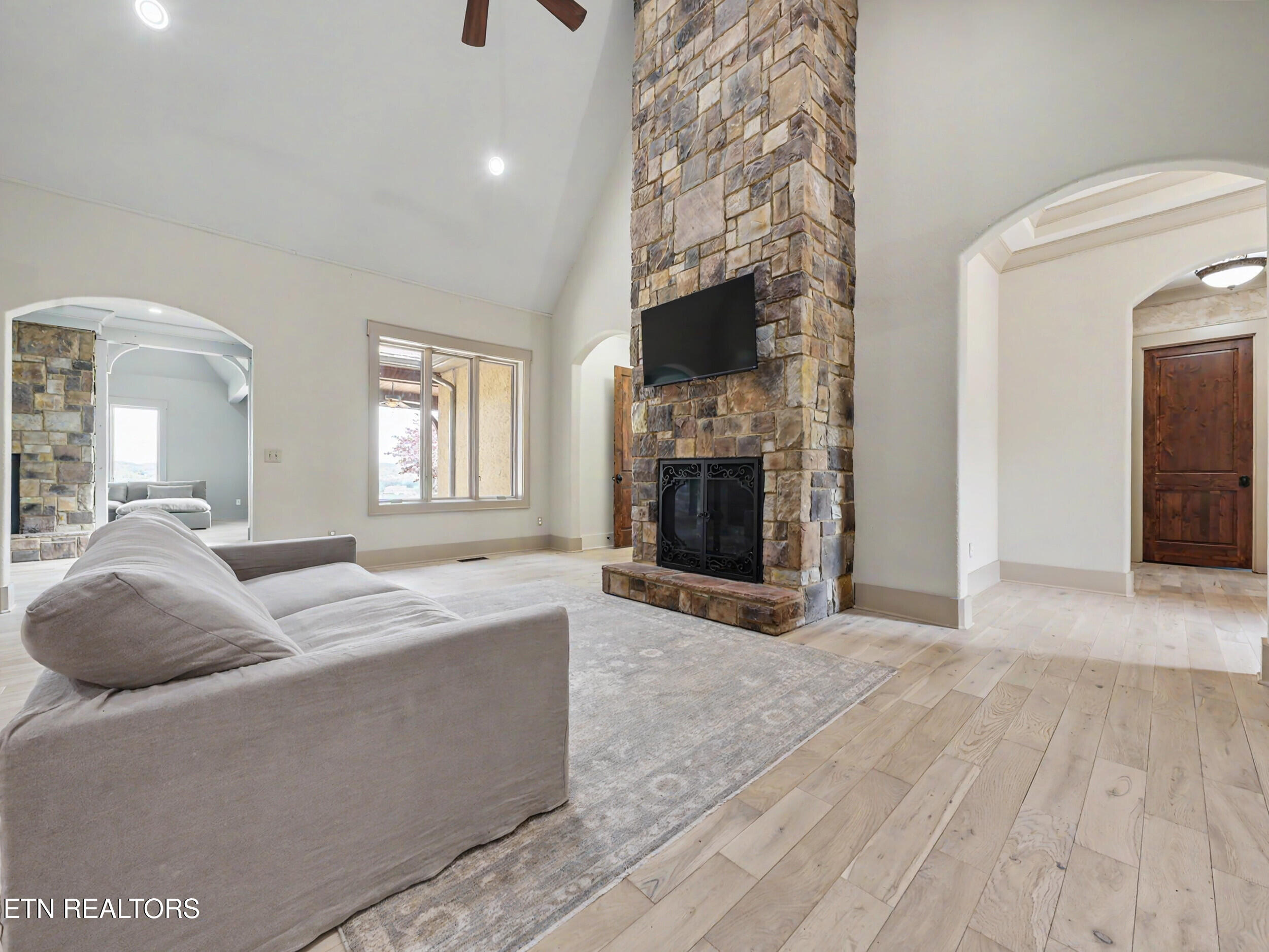 3320 High Pointe Way