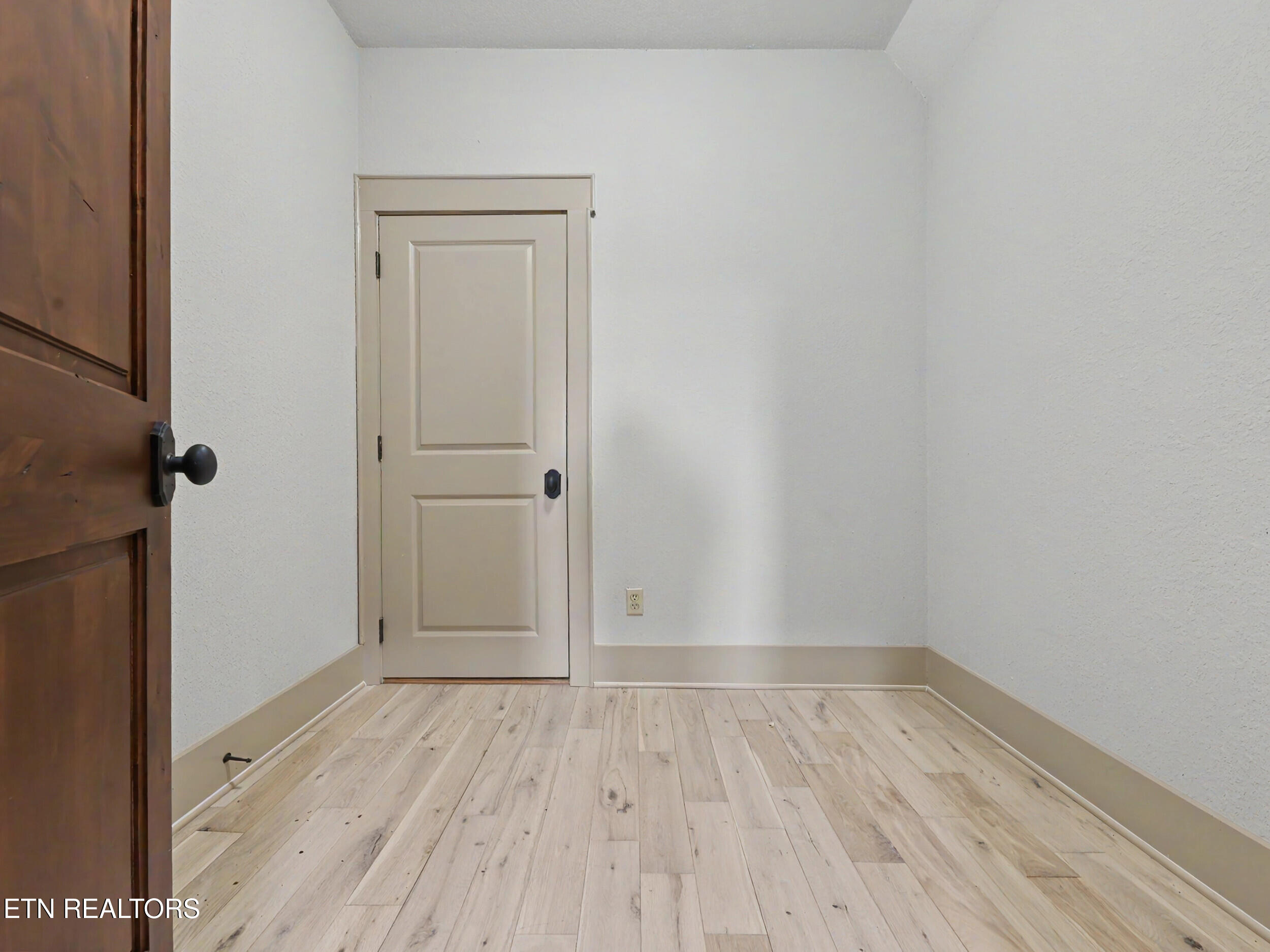 3320 High Pointe Way