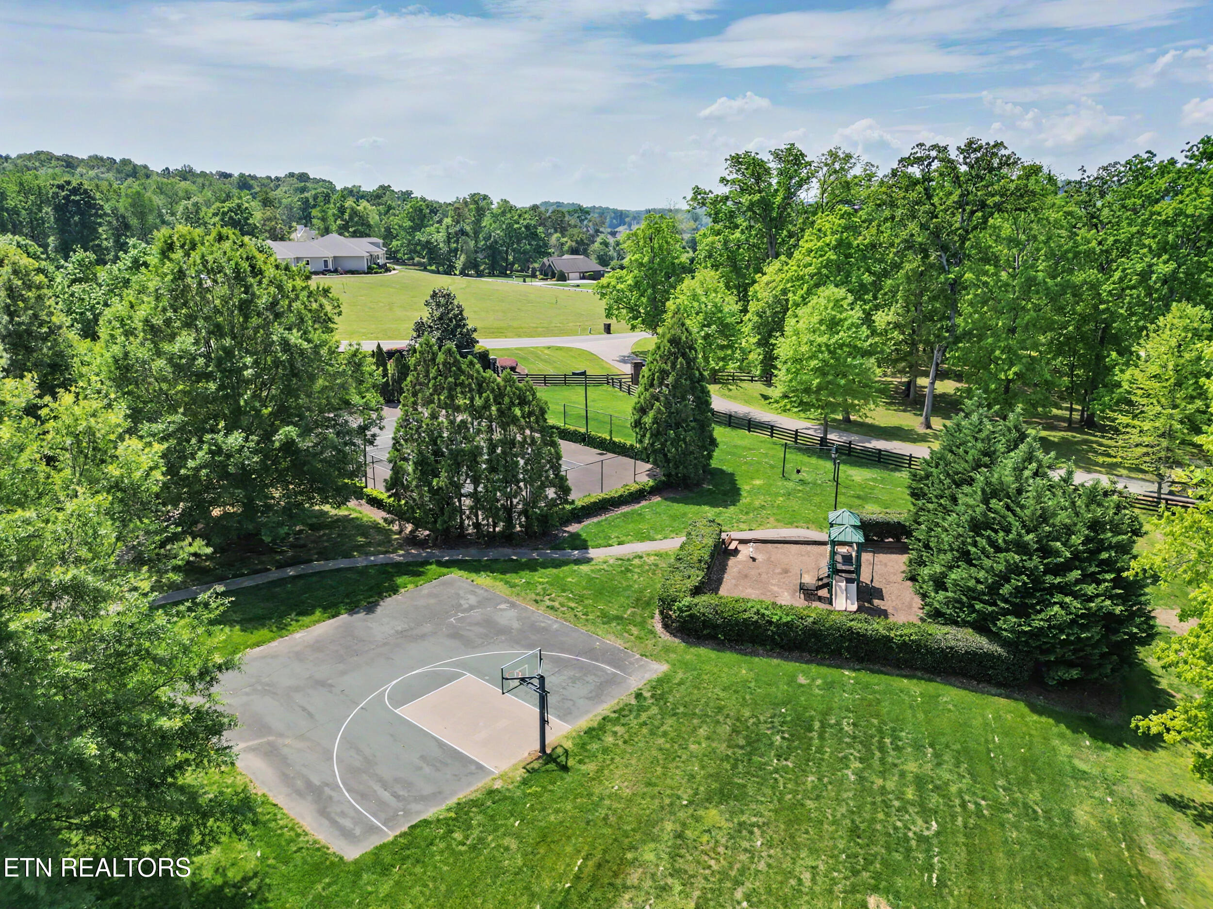 3320 High Pointe Way