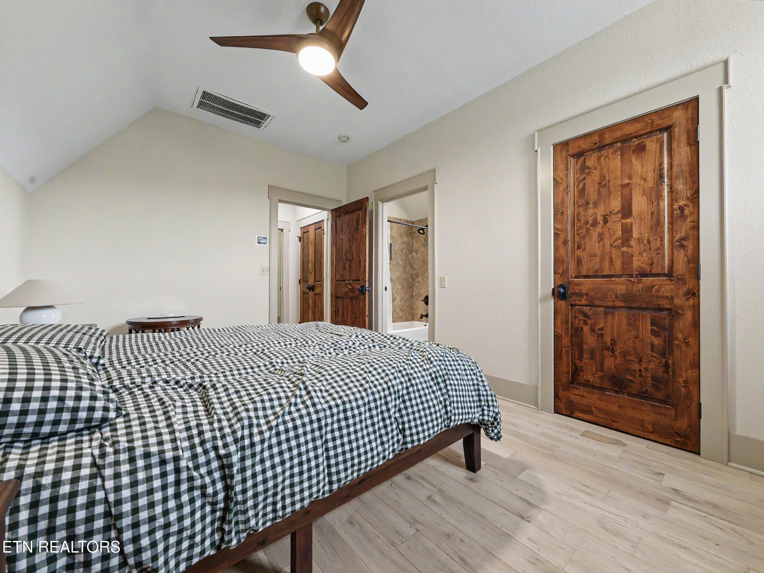 3320 High Pointe Way