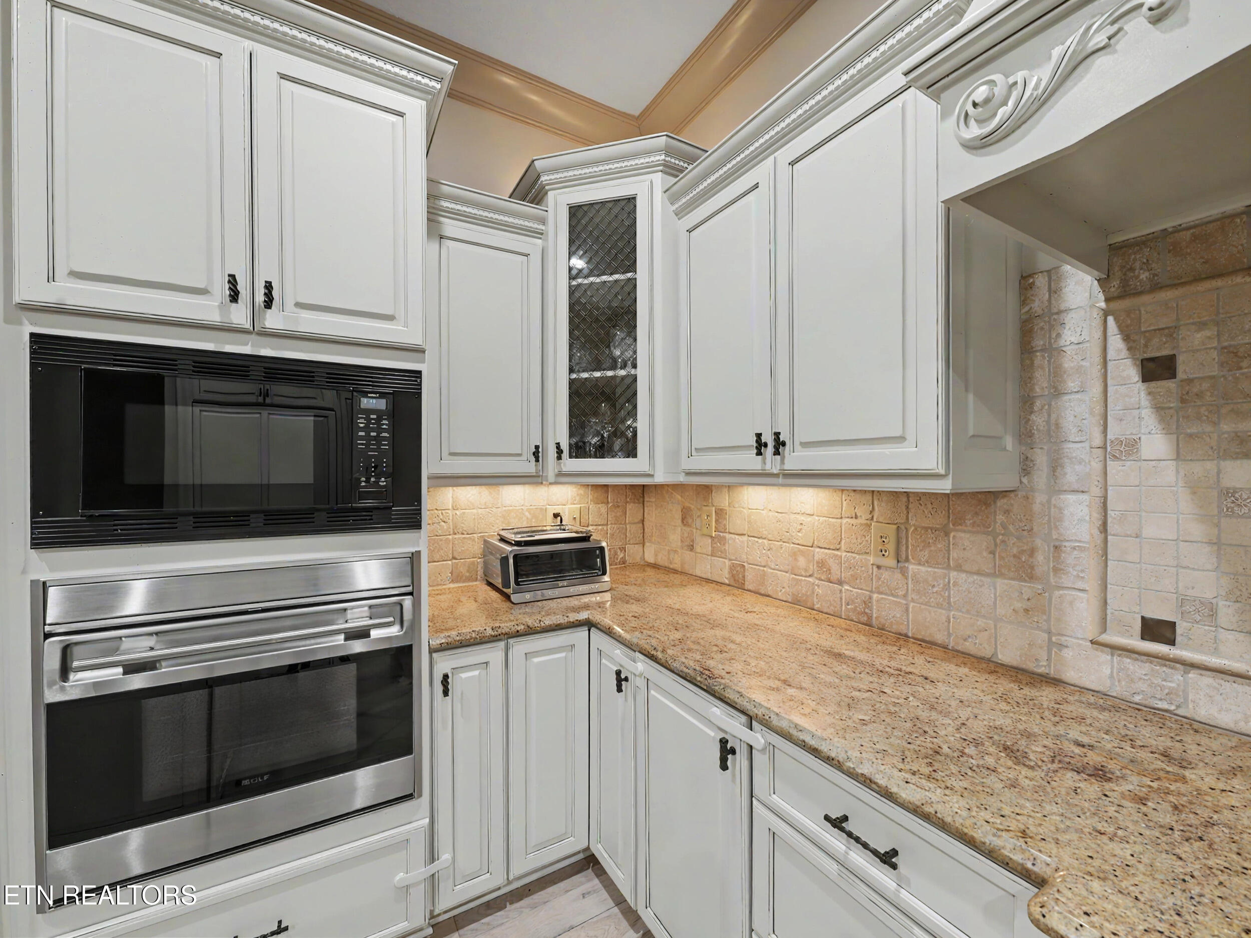 3320 High Pointe Way