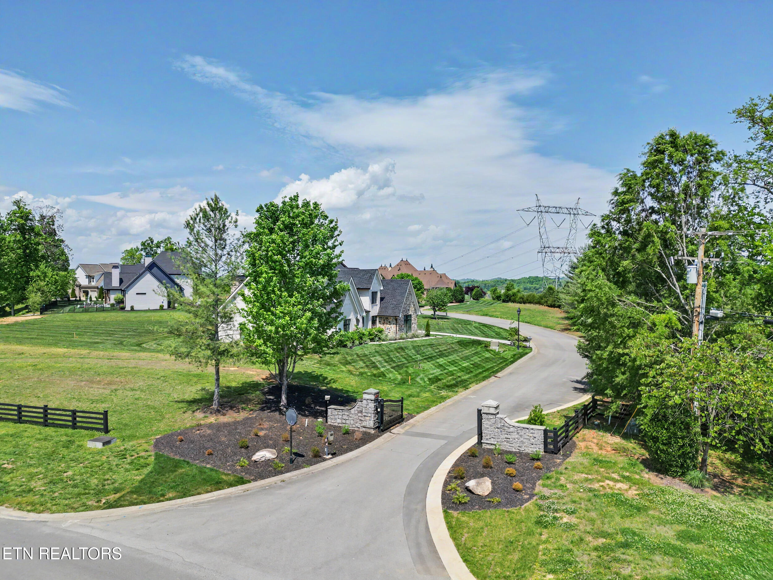 3320 High Pointe Way