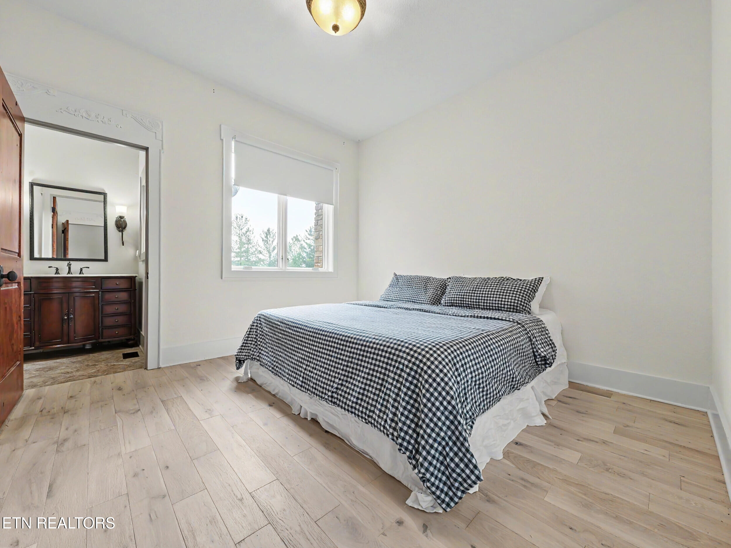 3320 High Pointe Way