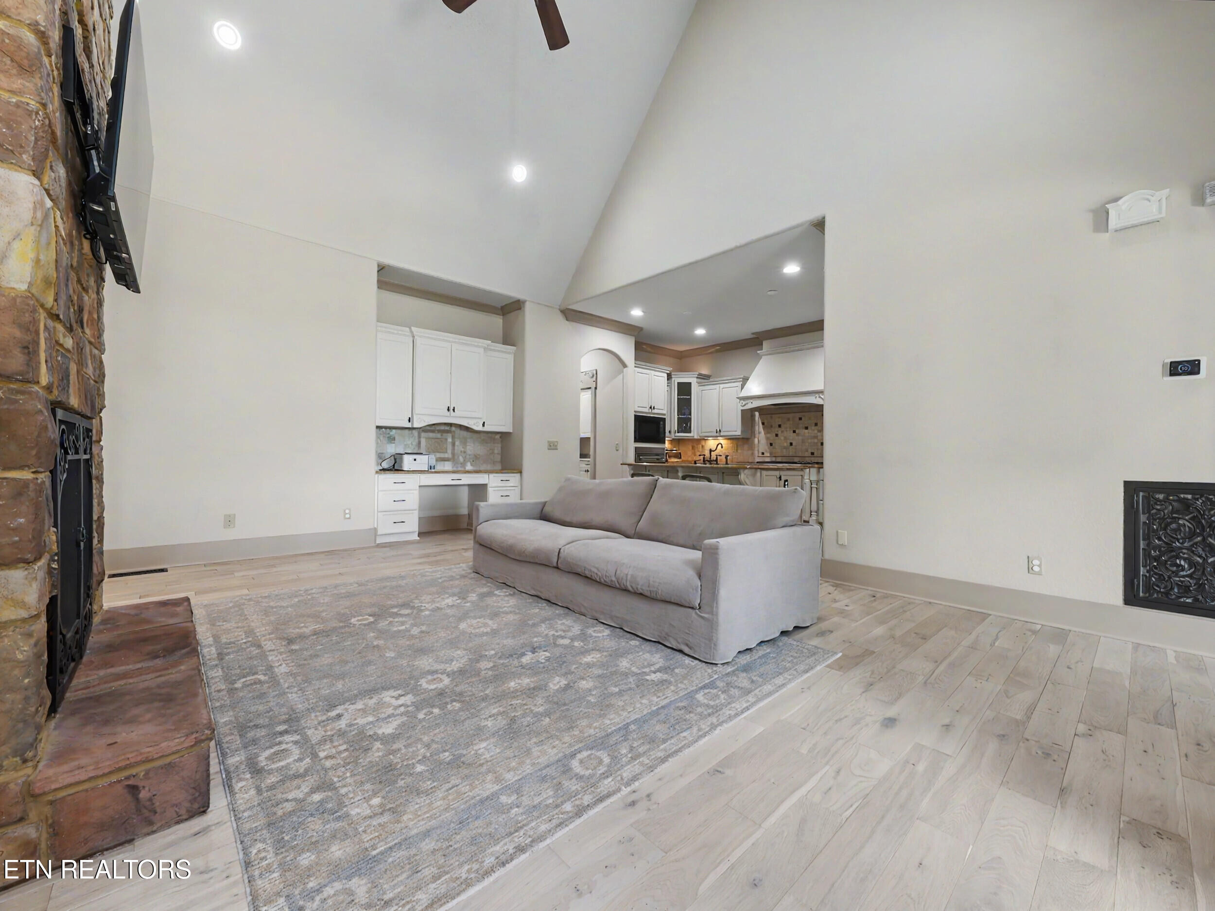 3320 High Pointe Way