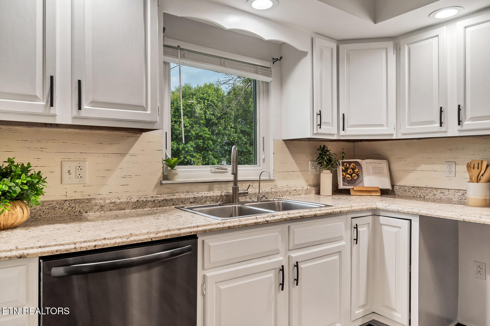 1533 Middlesettlements Rd