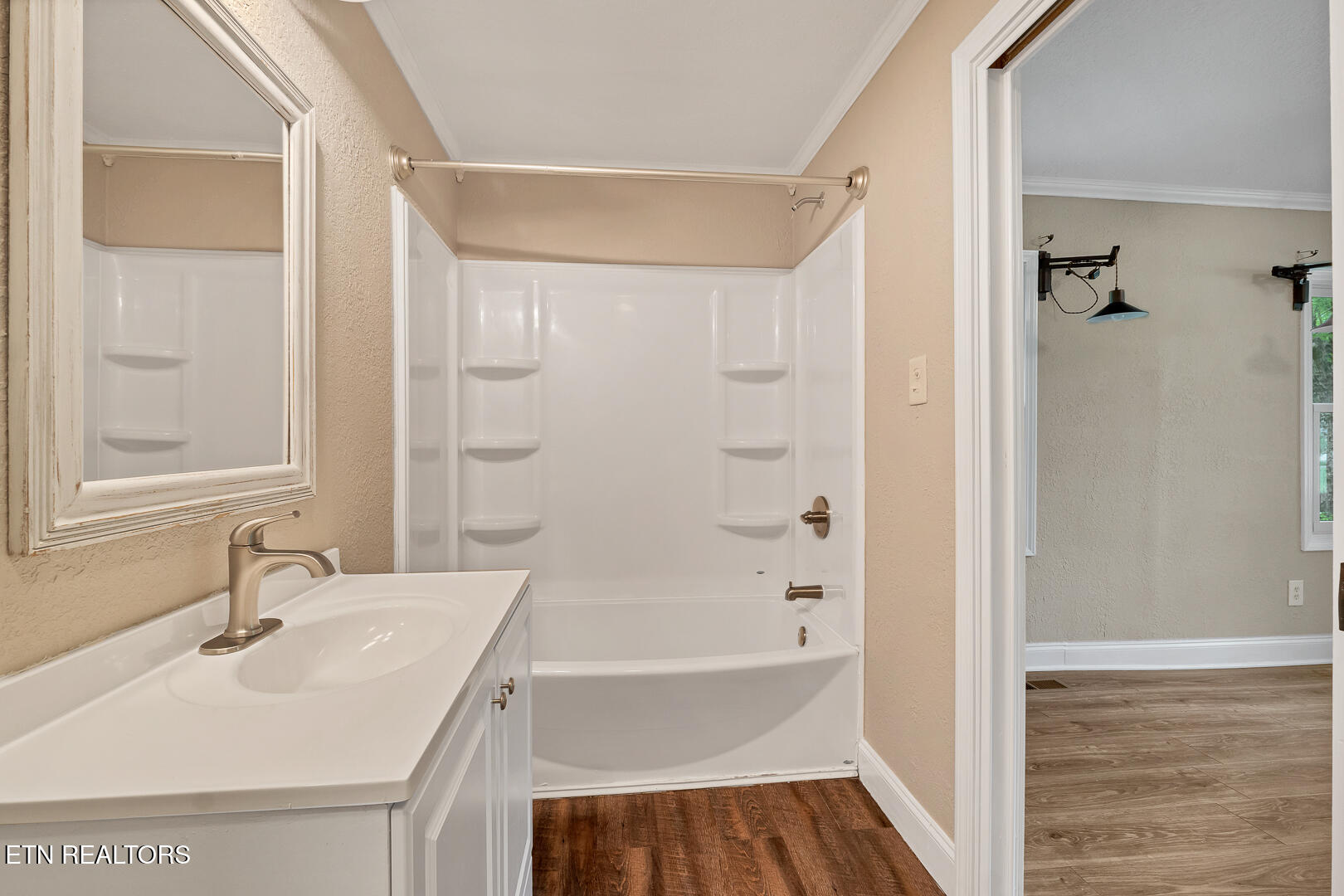 1533 Middlesettlements Rd