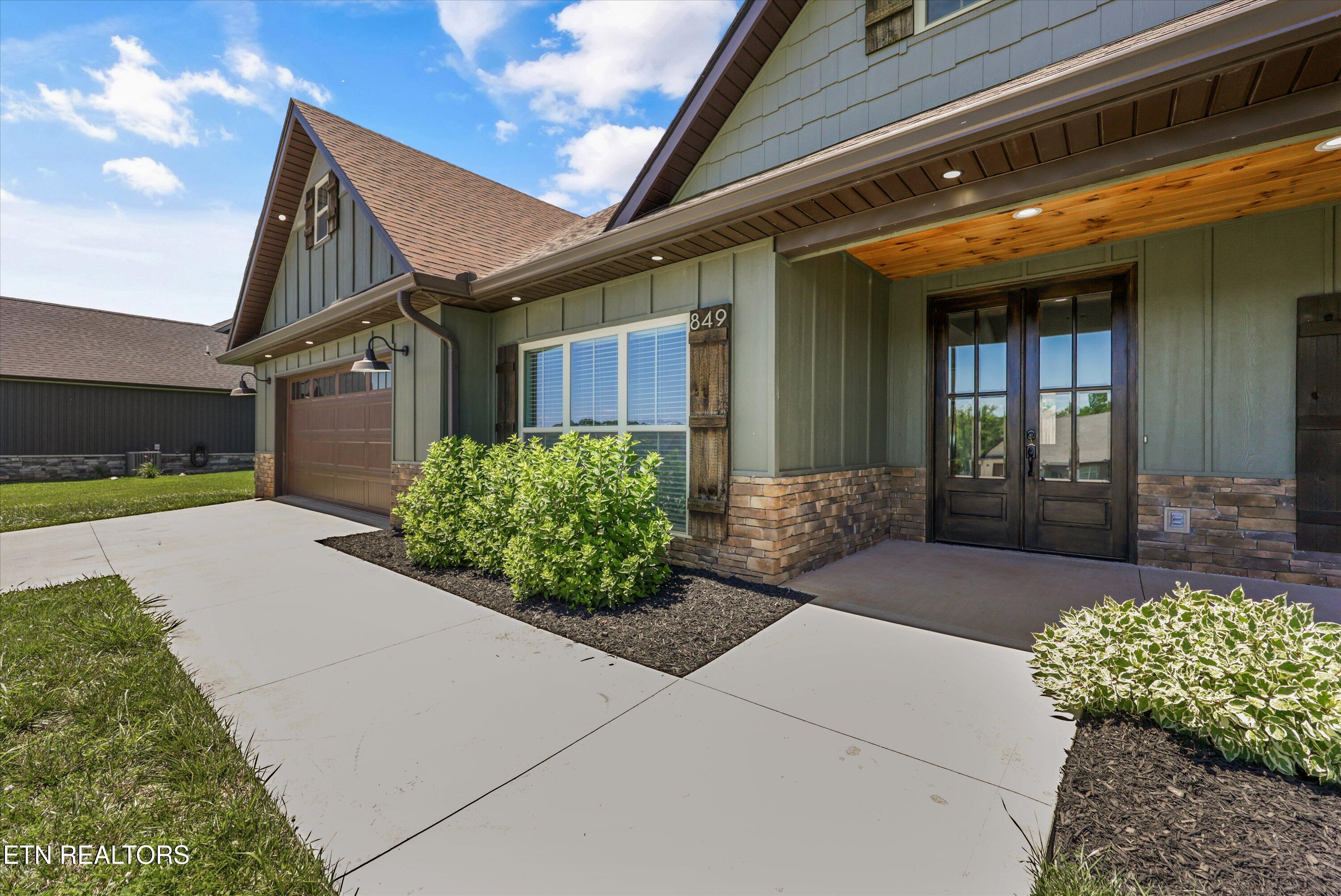 849 Pinebrooke Drive