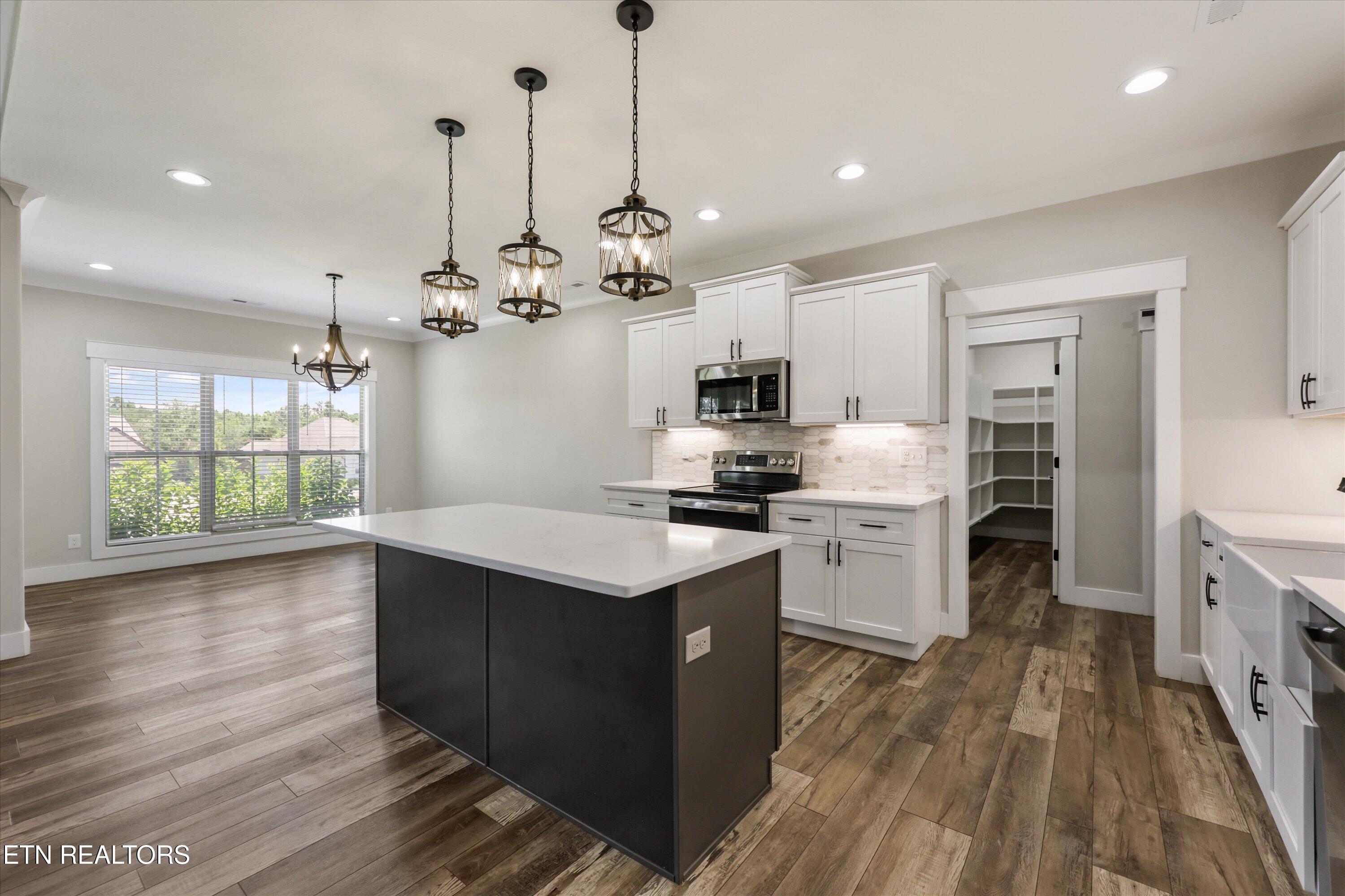849 Pinebrooke Drive