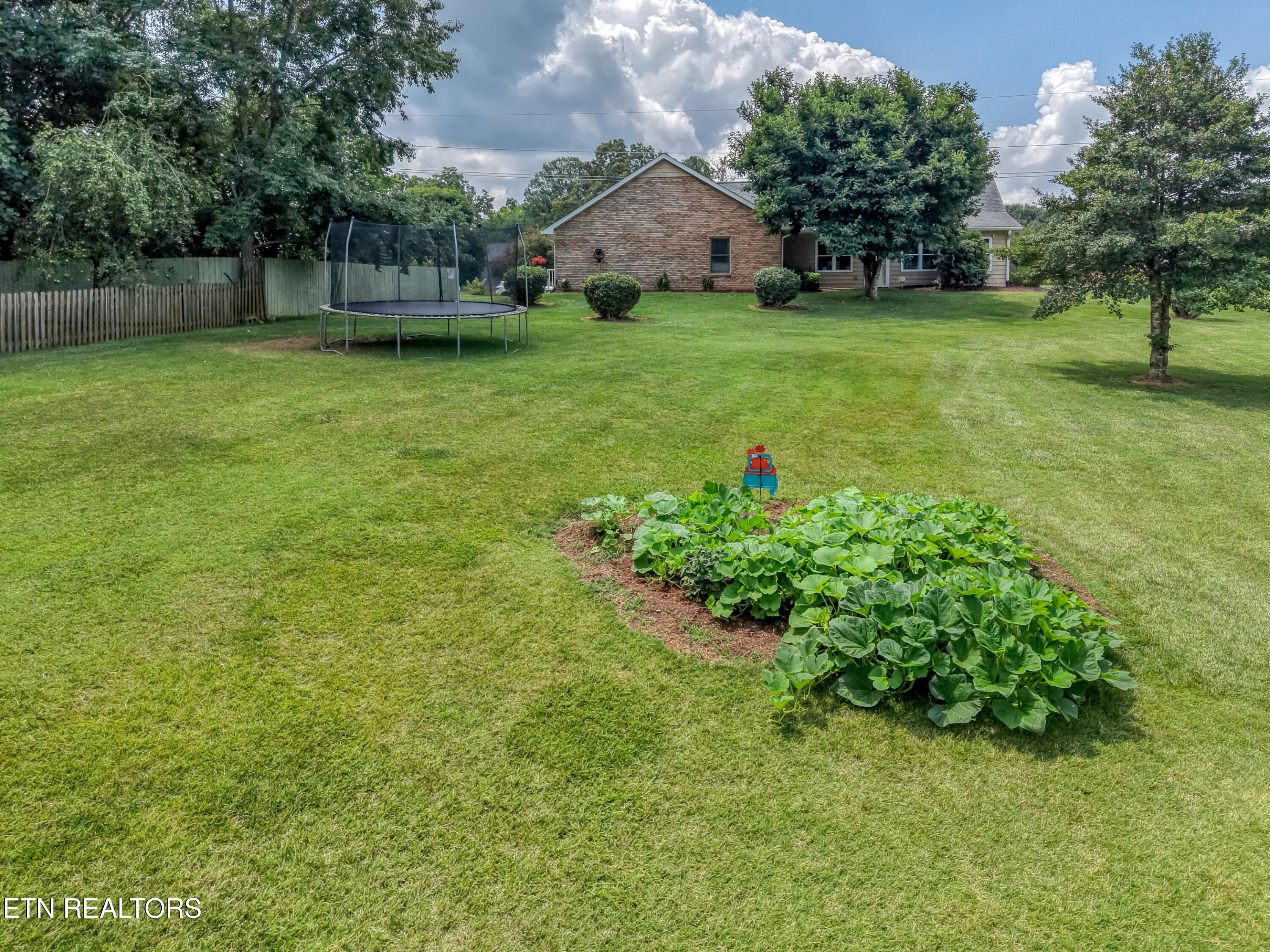 1210 Edinburgh Drive
