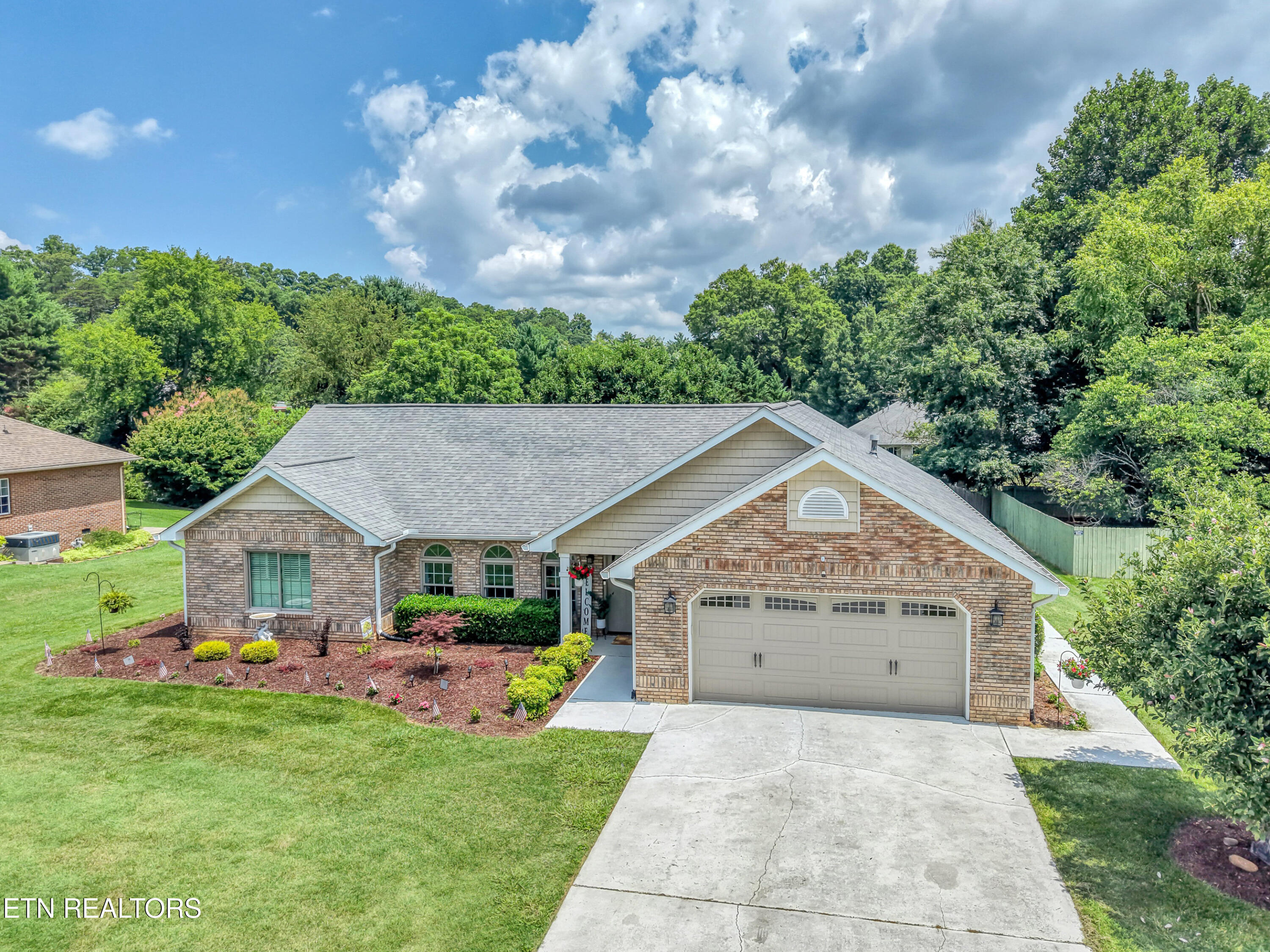 1210 Edinburgh Drive