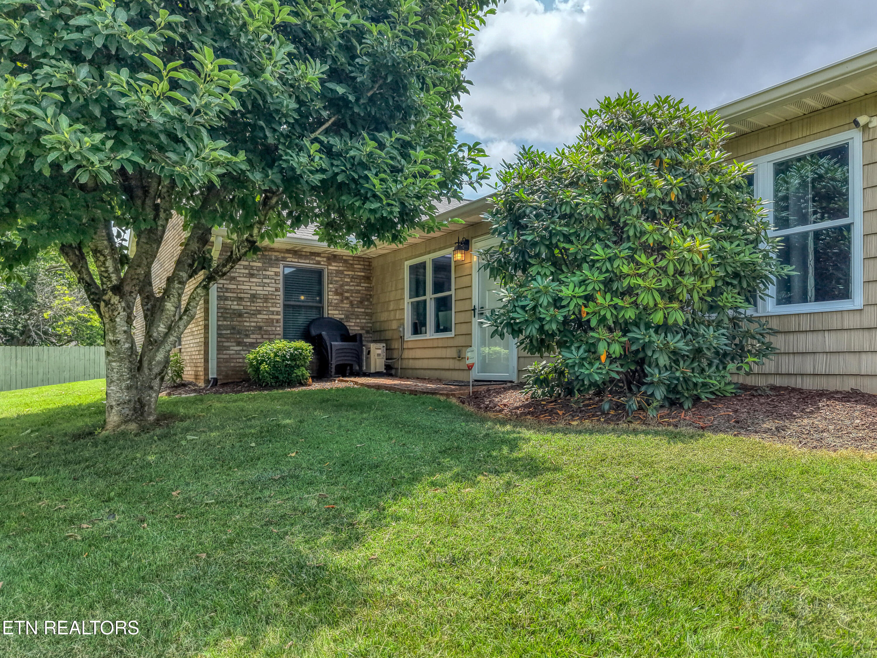1210 Edinburgh Drive