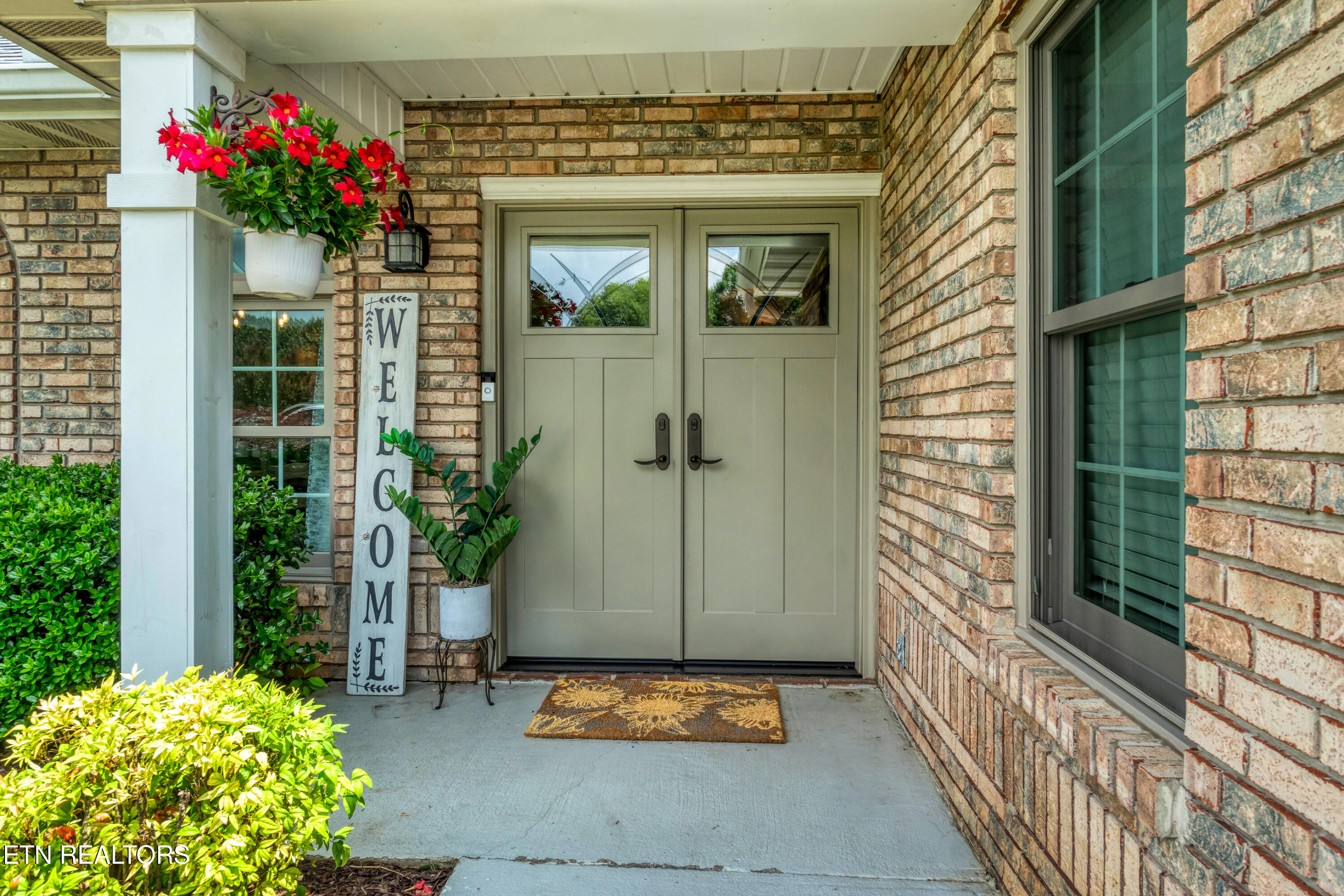 1210 Edinburgh Drive