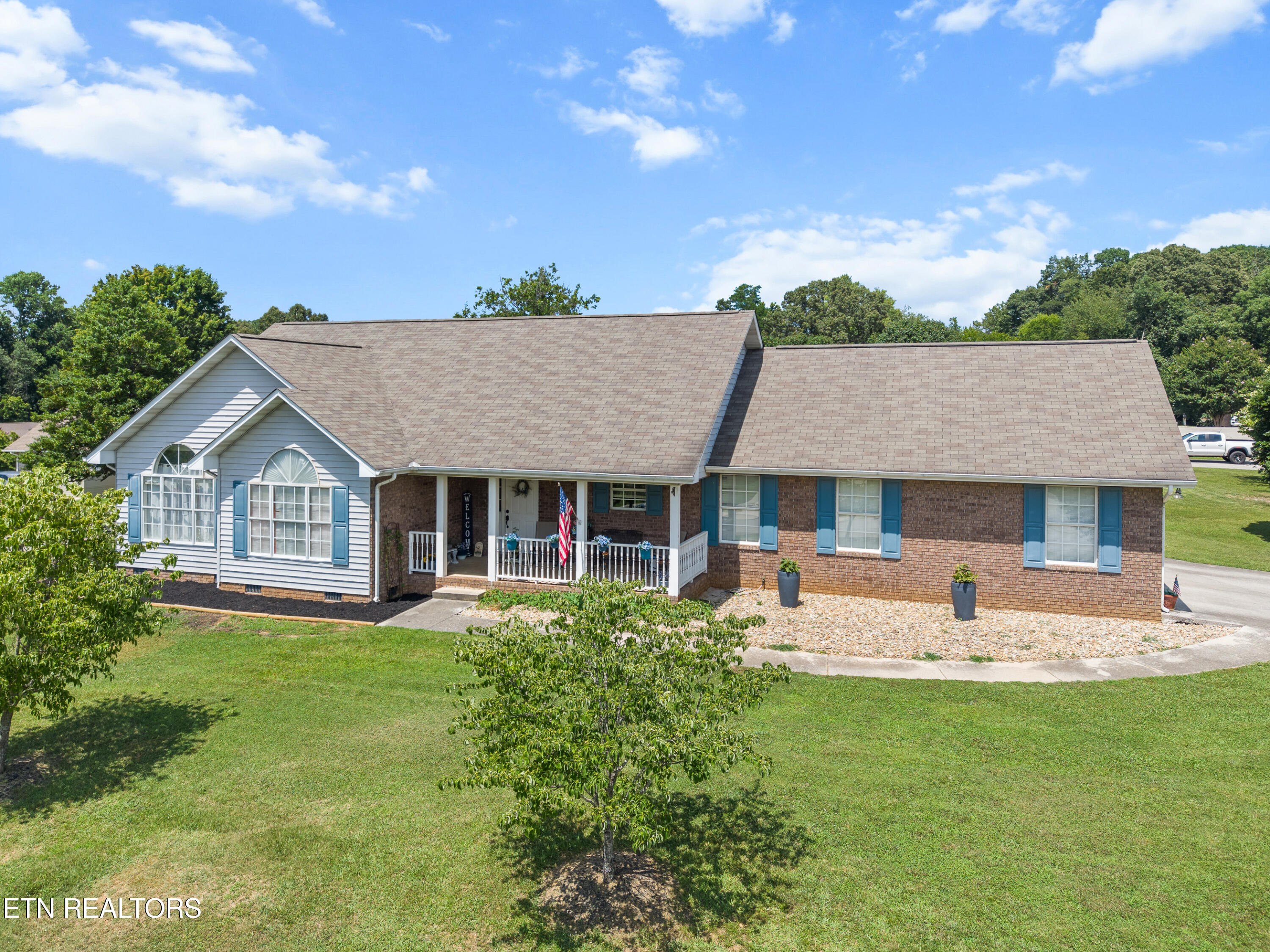 940 Meadow Oaks Drive