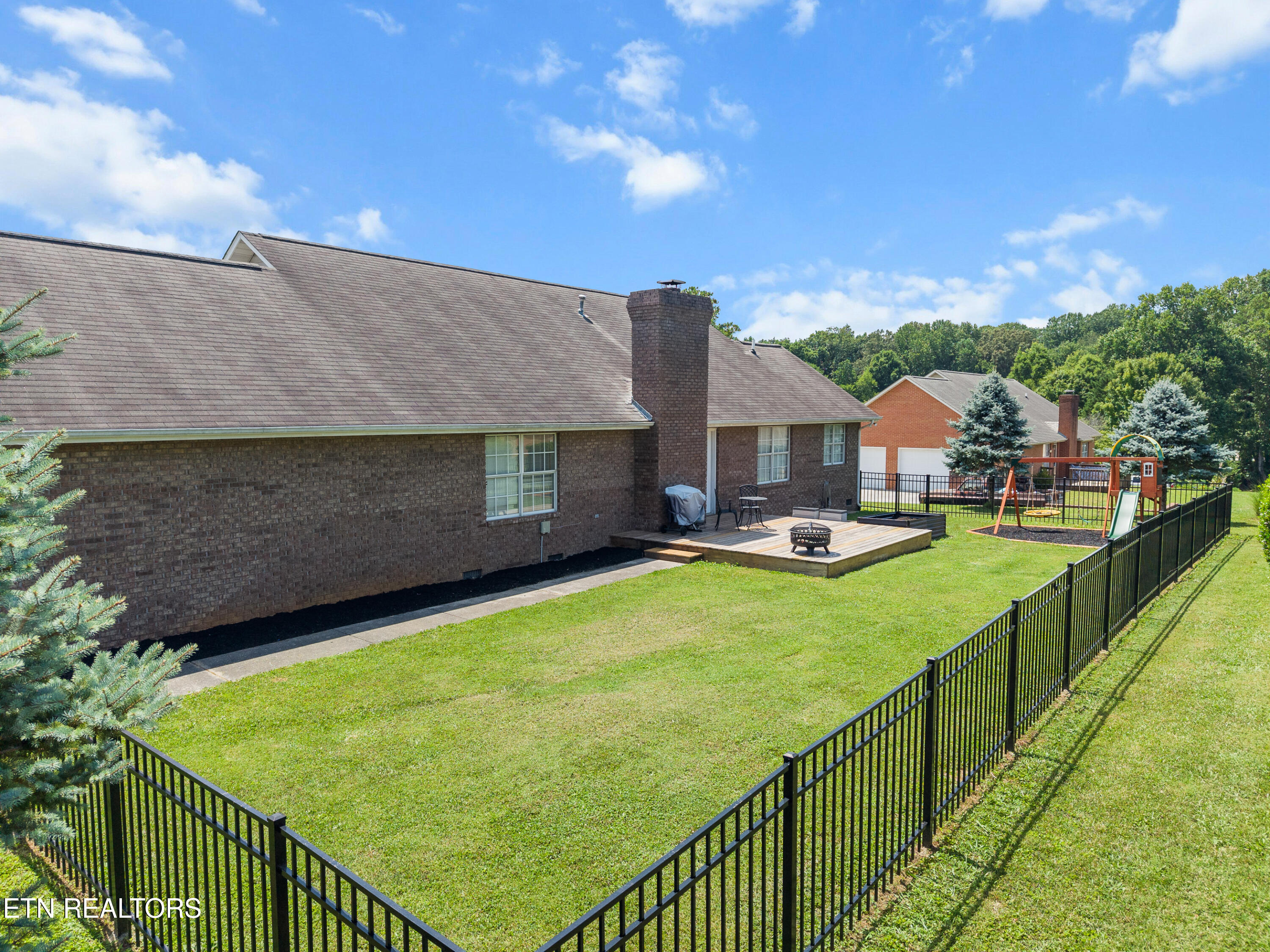 940 Meadow Oaks Drive