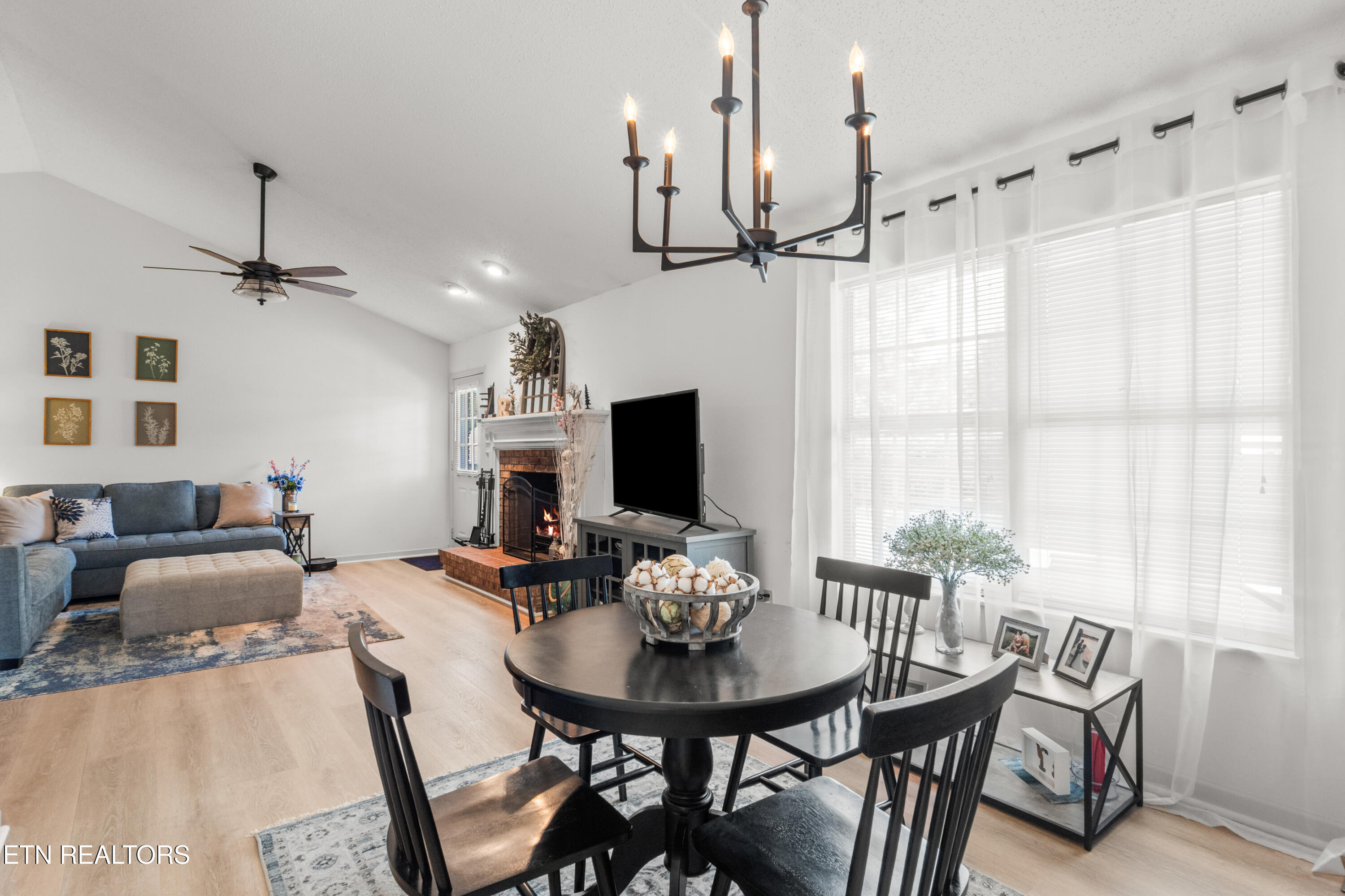 940 Meadow Oaks Drive
