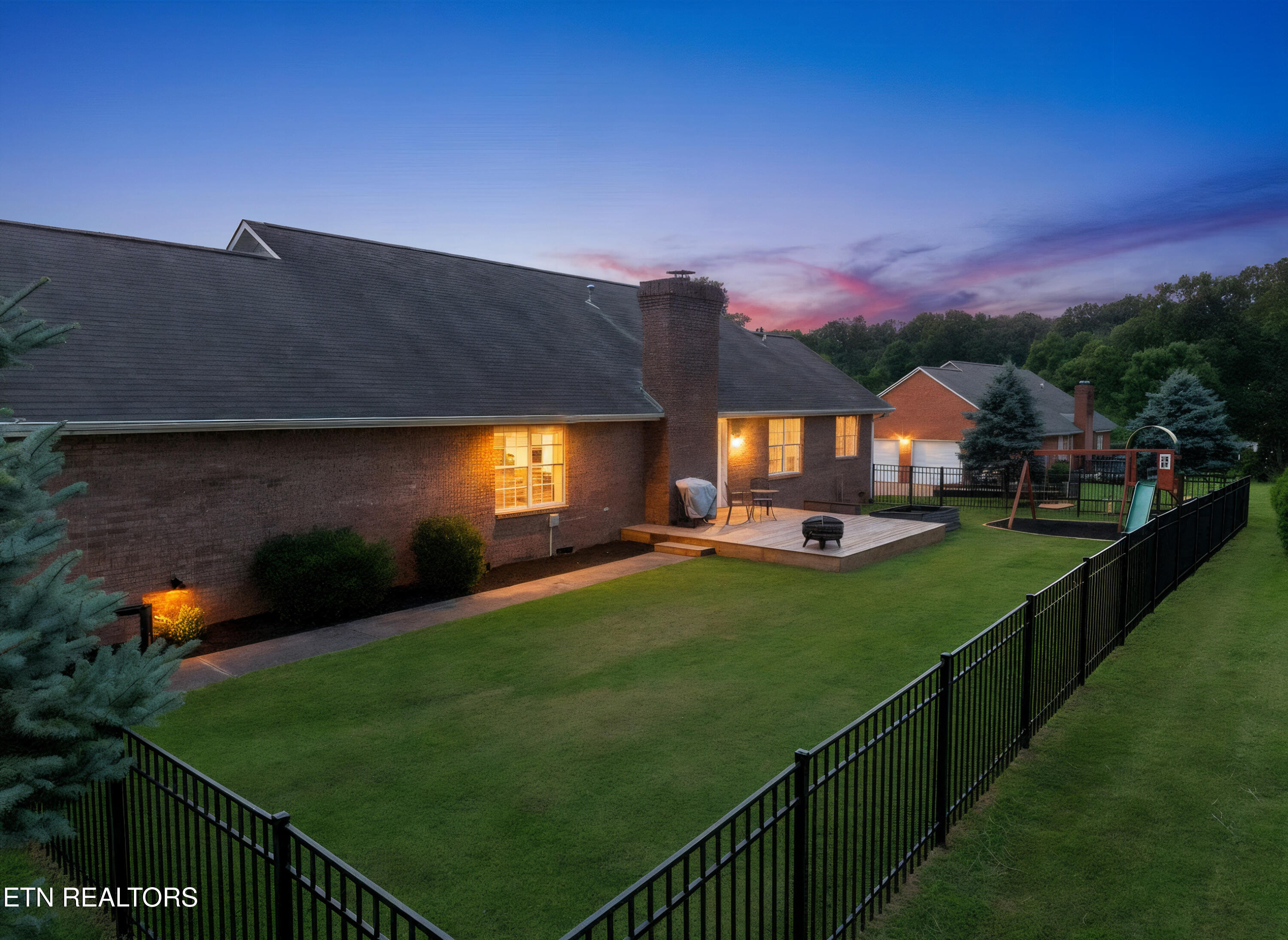 940 Meadow Oaks Drive