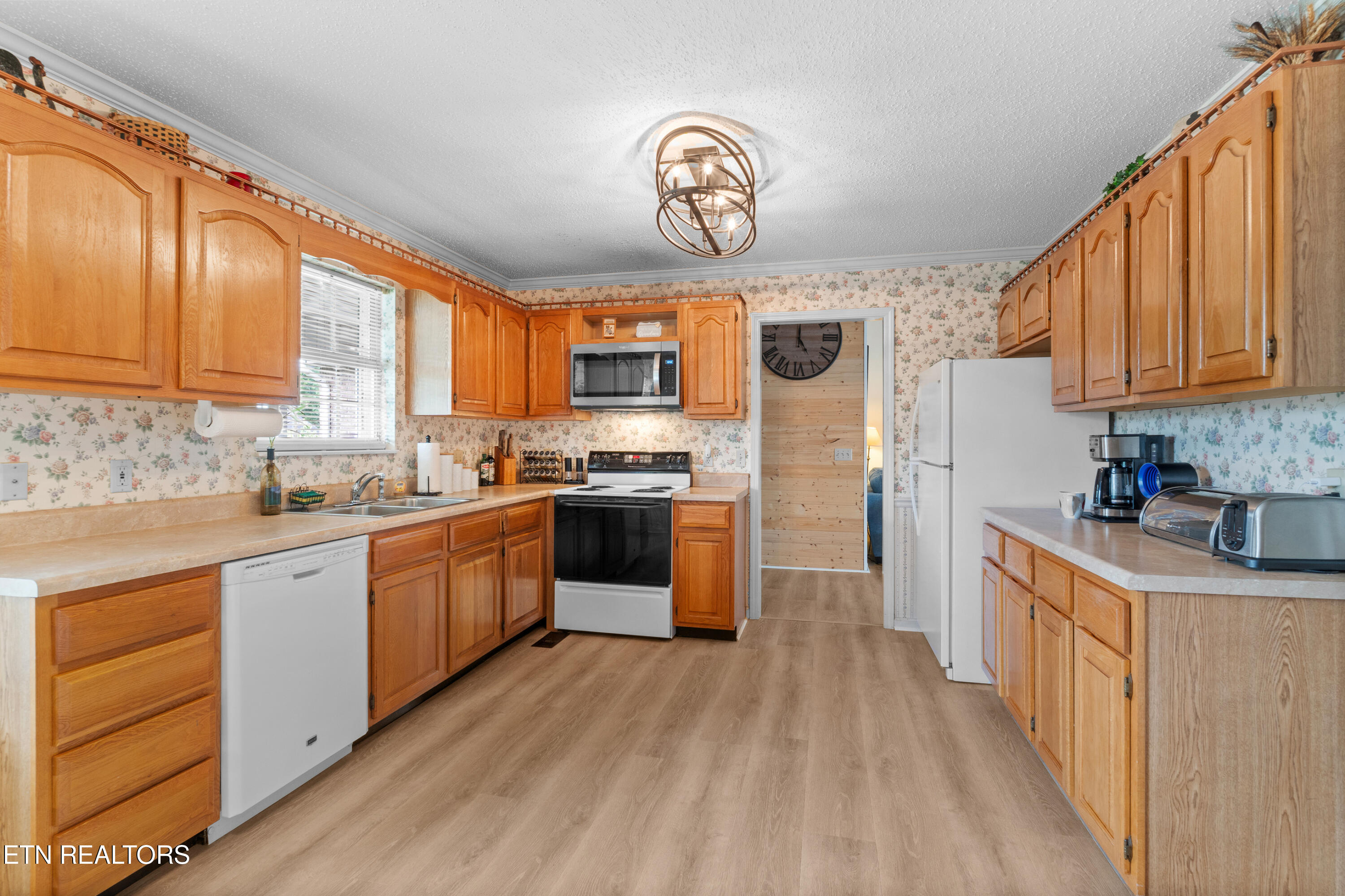 940 Meadow Oaks Drive