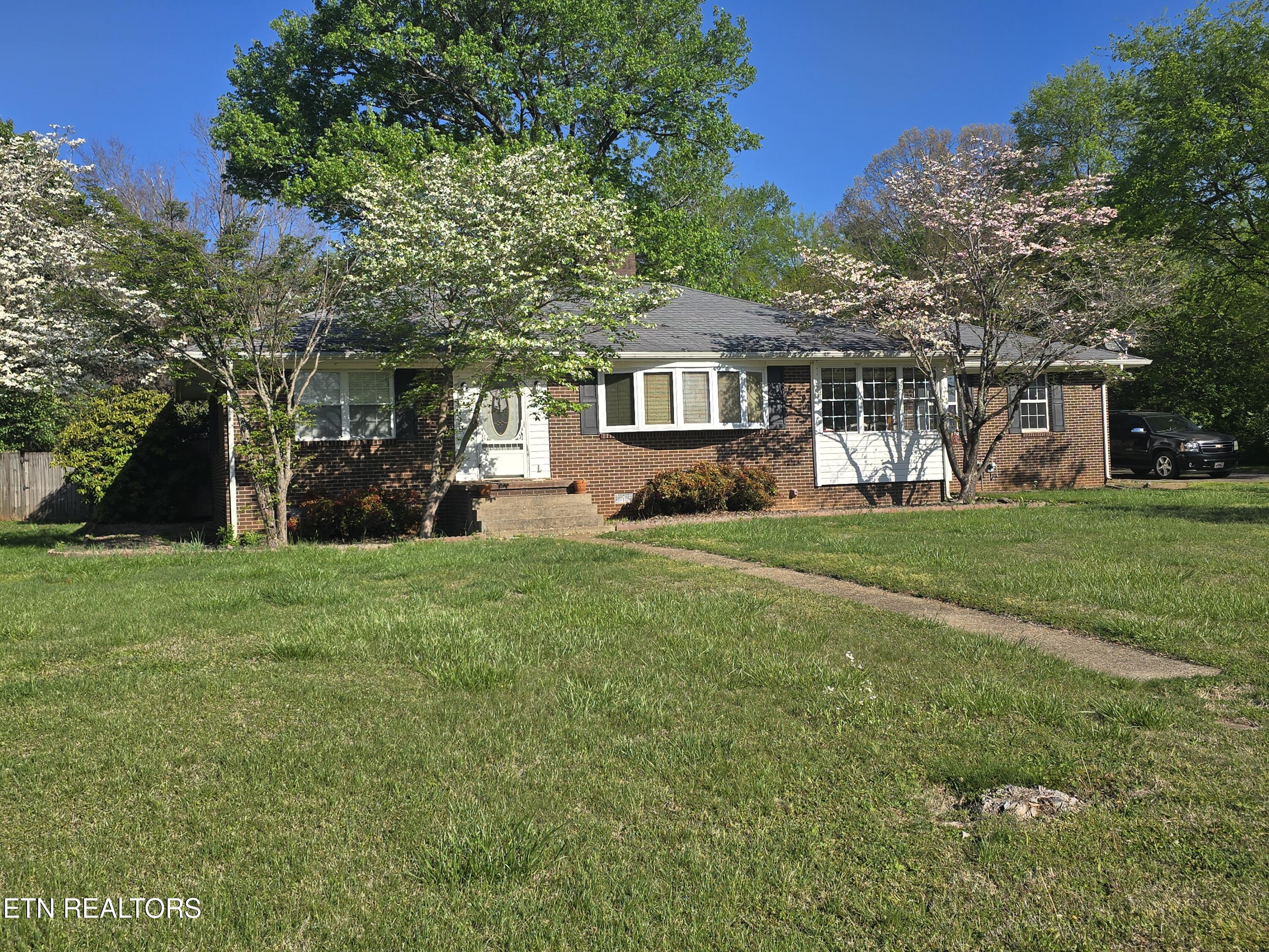 1529 Scenic Drive