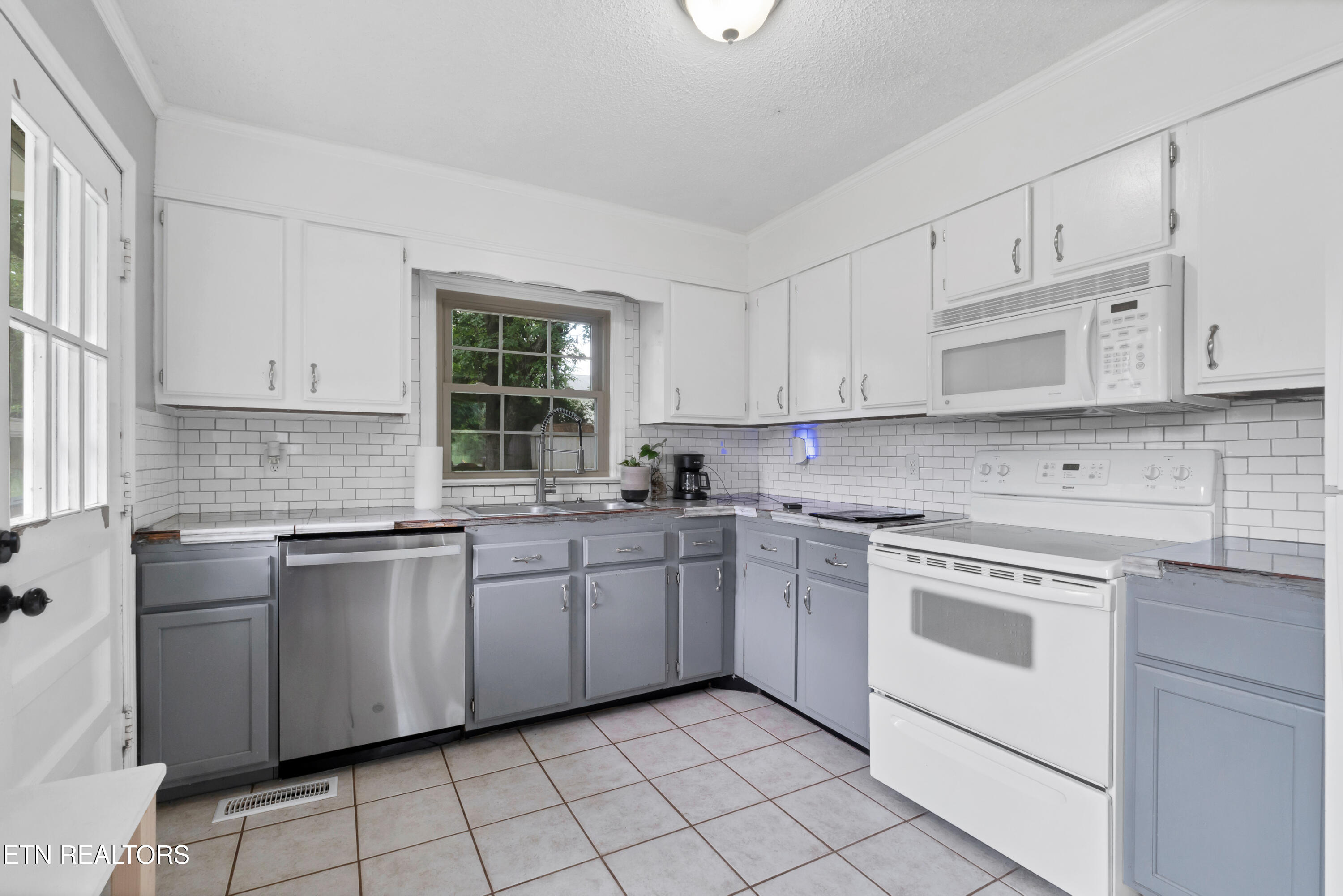1521 Cherry Drive