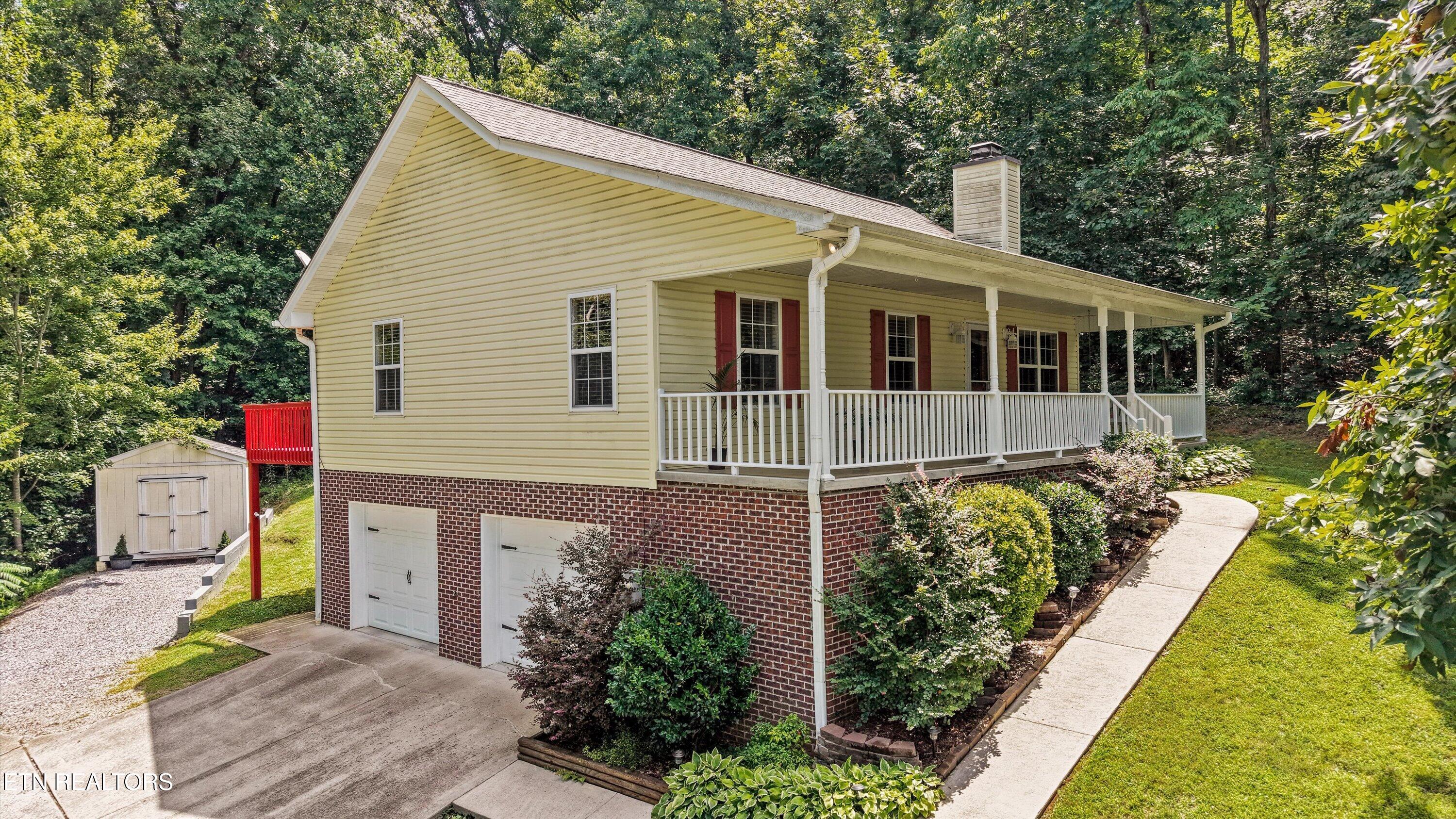 945 Frontier Circle