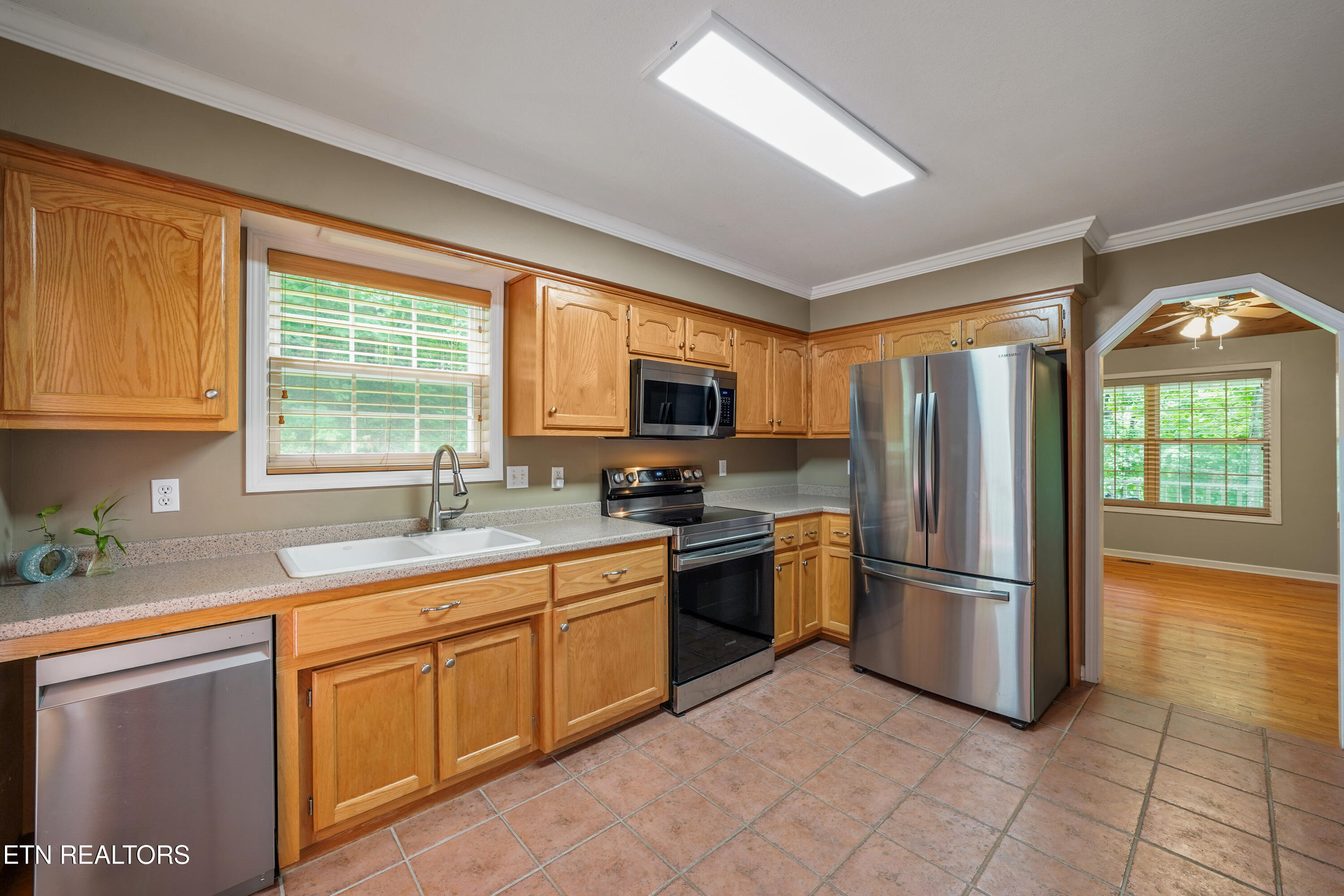 945 Frontier Circle