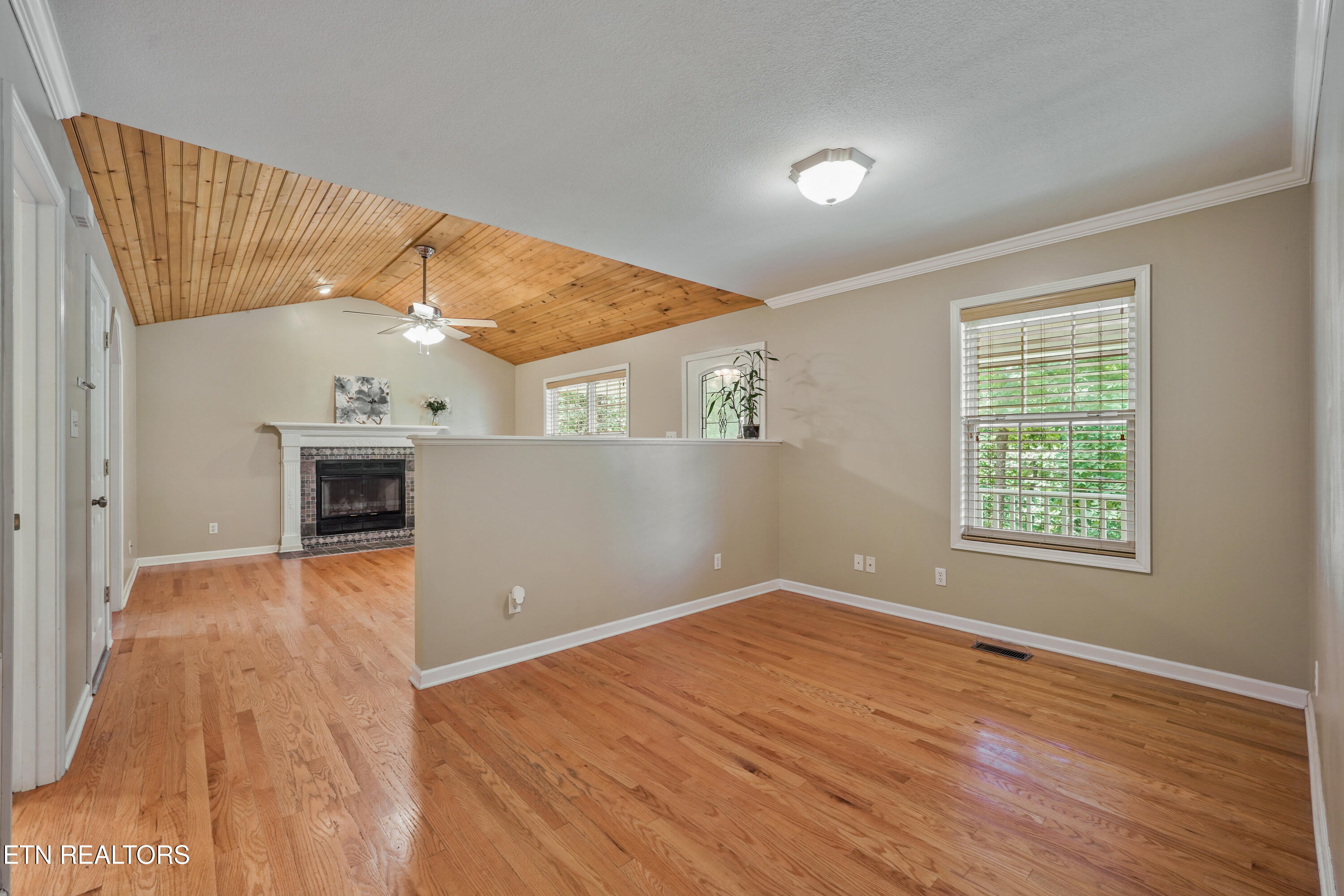 945 Frontier Circle