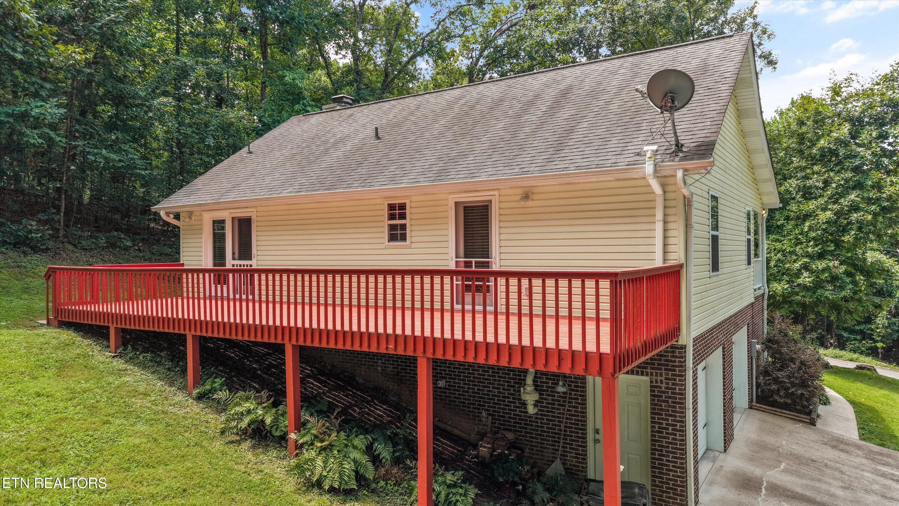 945 Frontier Circle