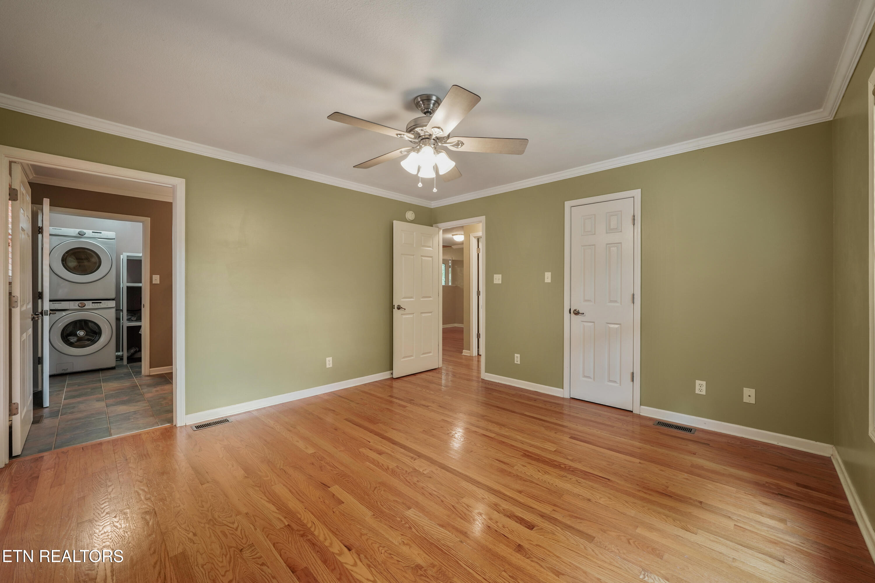 945 Frontier Circle