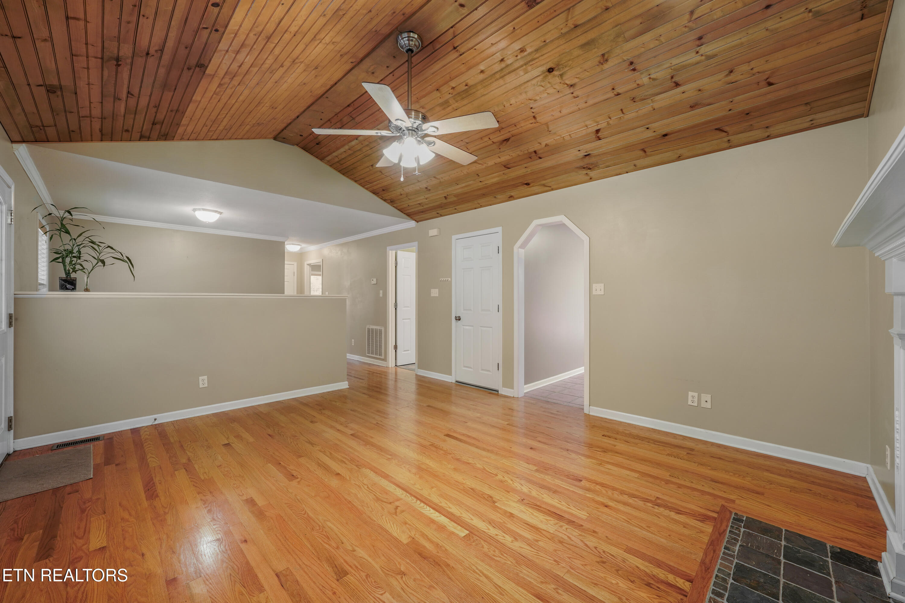 945 Frontier Circle