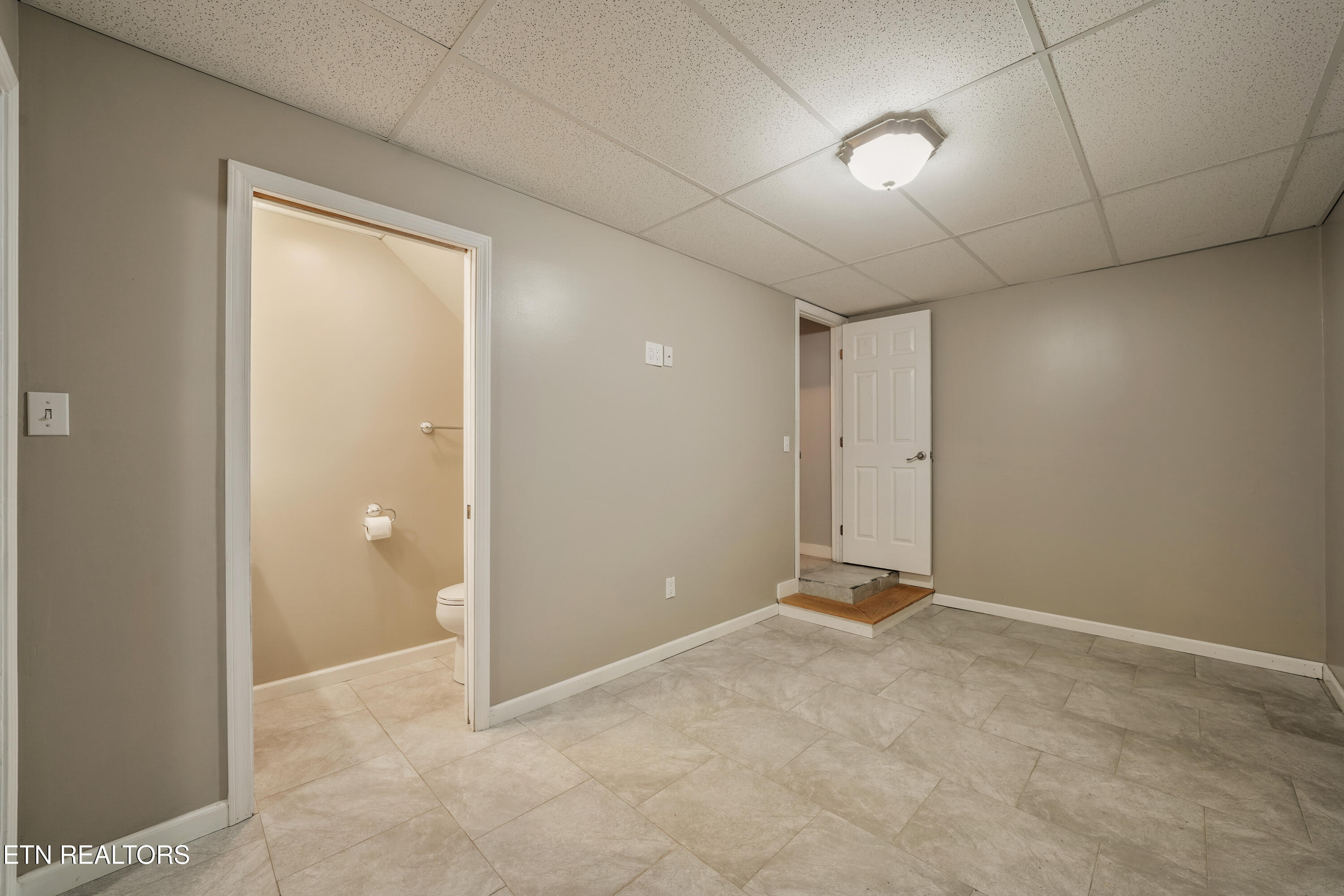 945 Frontier Circle