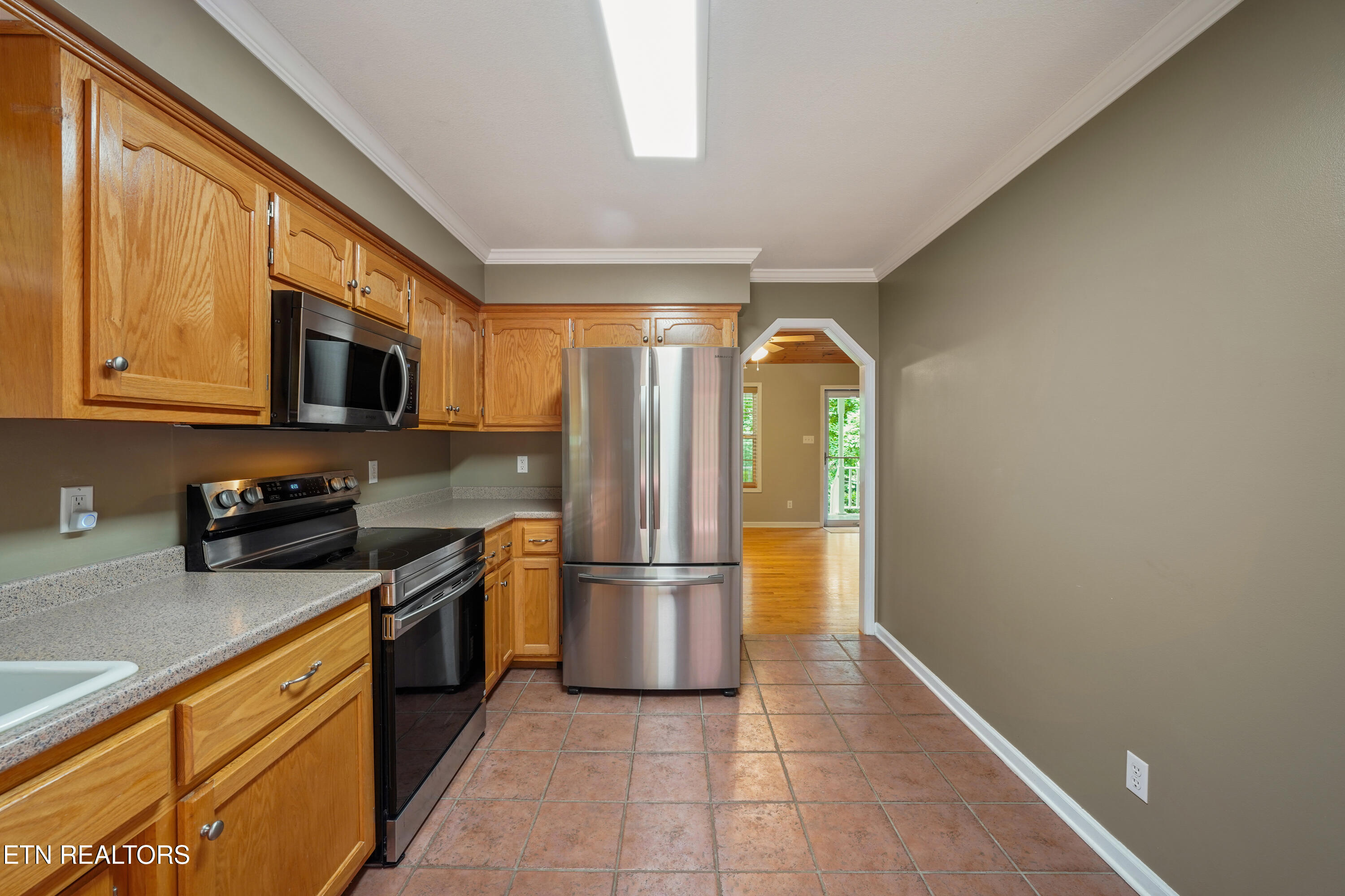 945 Frontier Circle