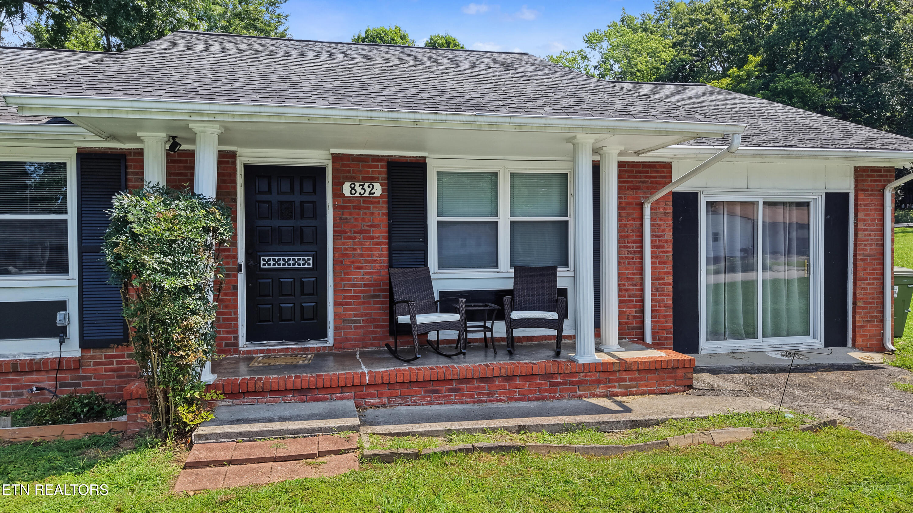 832 Oliver Ave