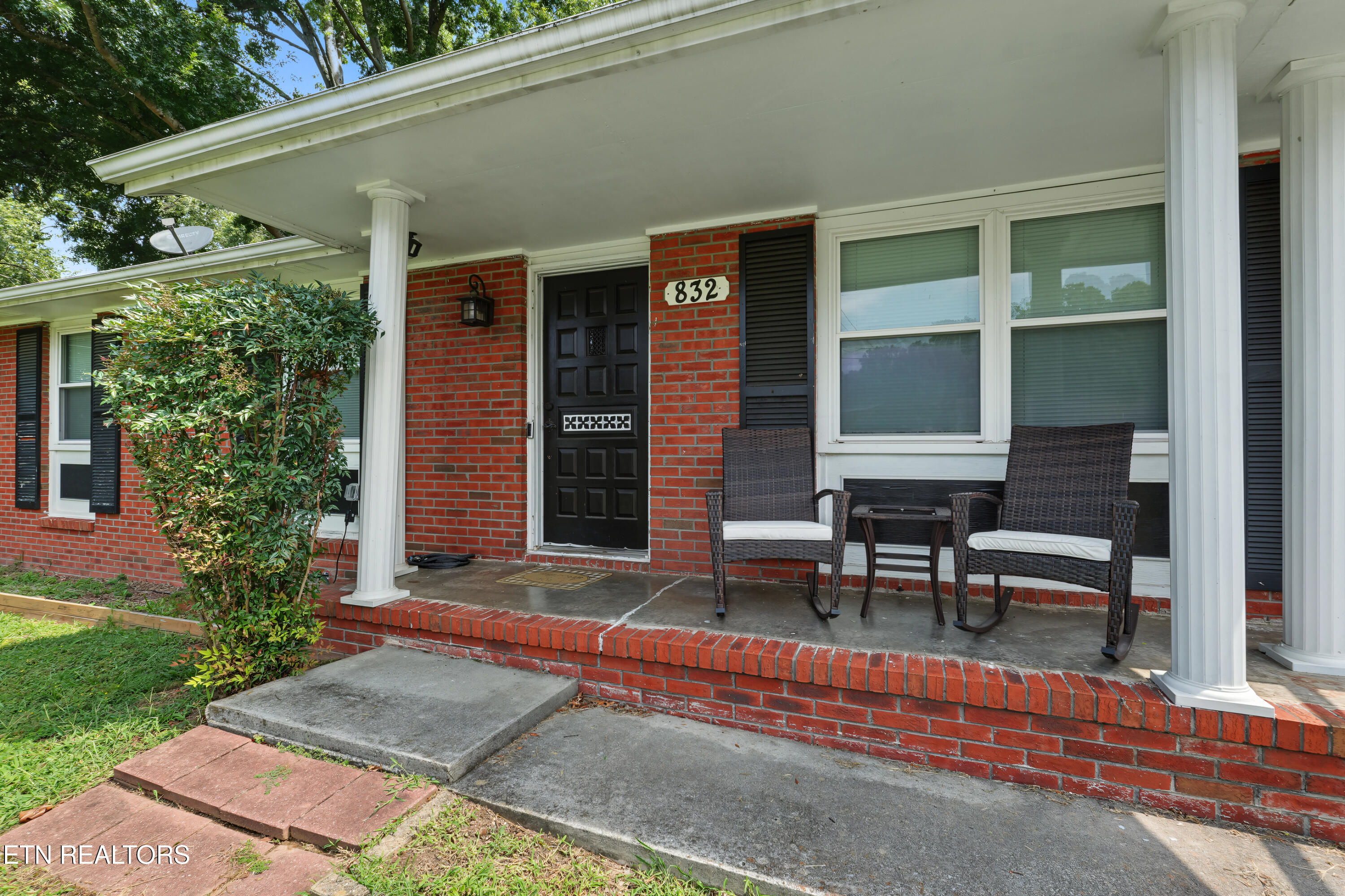 832 Oliver Ave