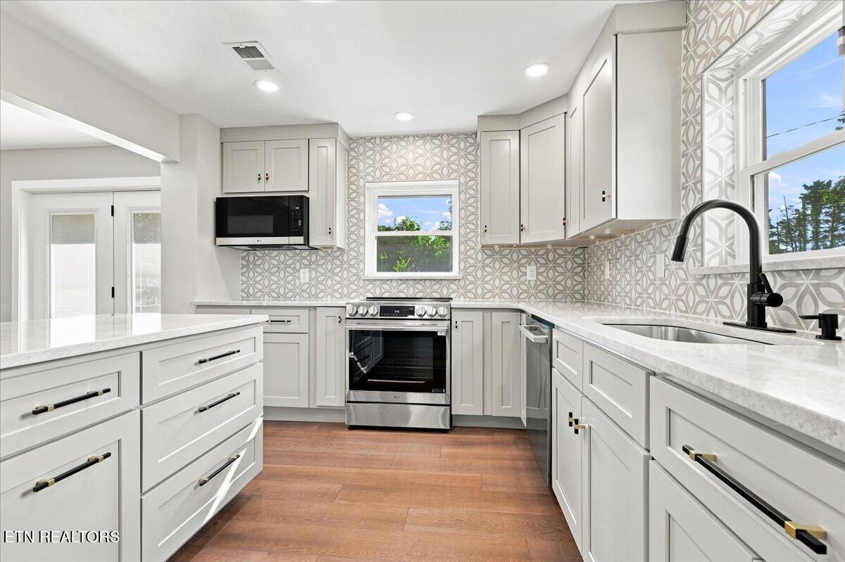 220 Locha Poka Drive