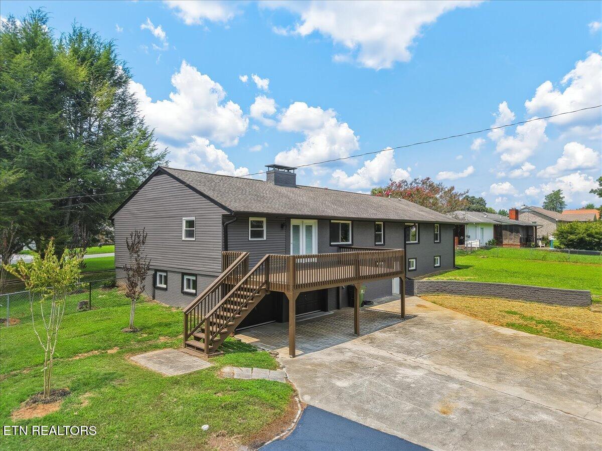 220 Locha Poka Drive