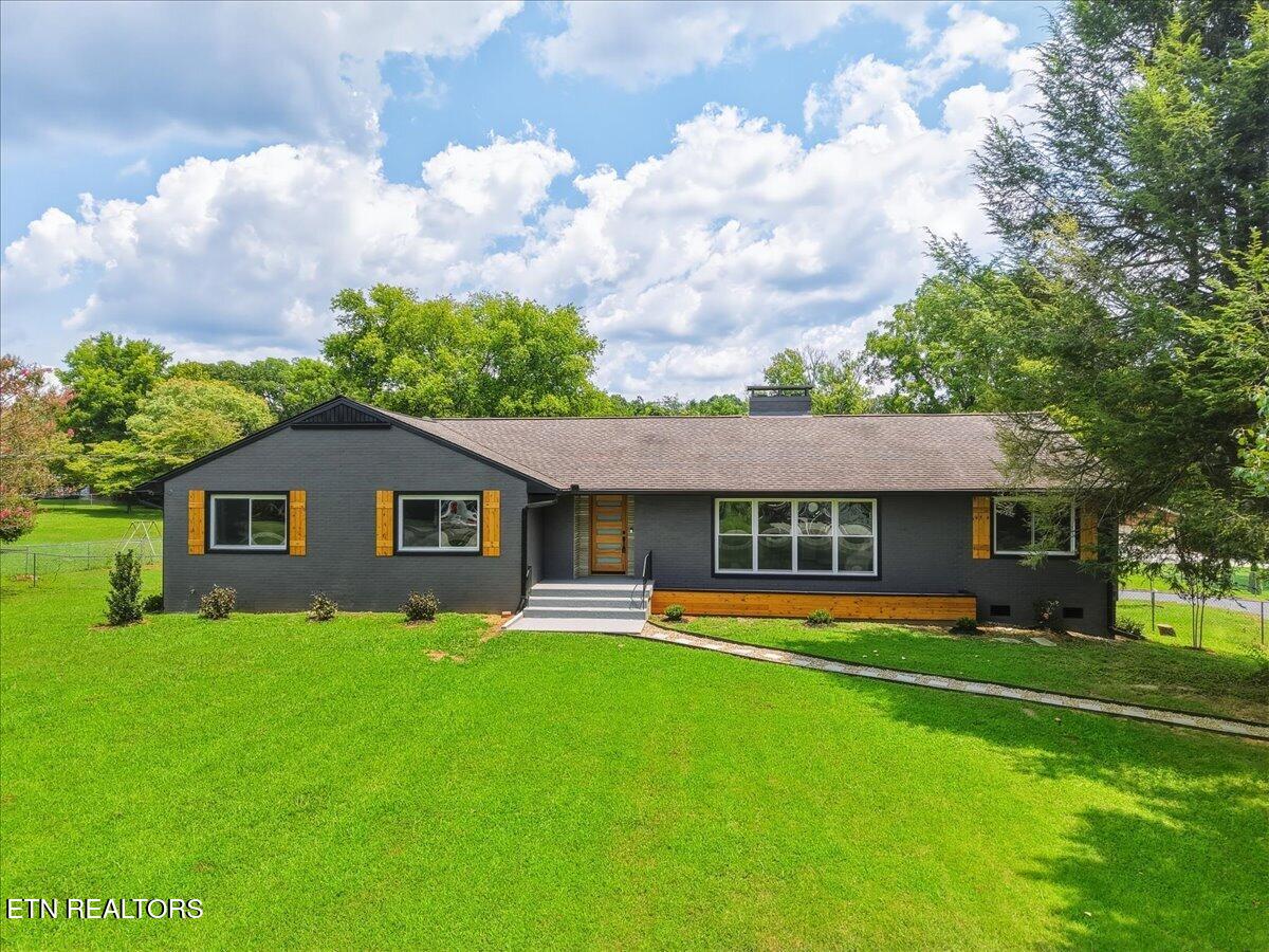 220 Locha Poka Drive