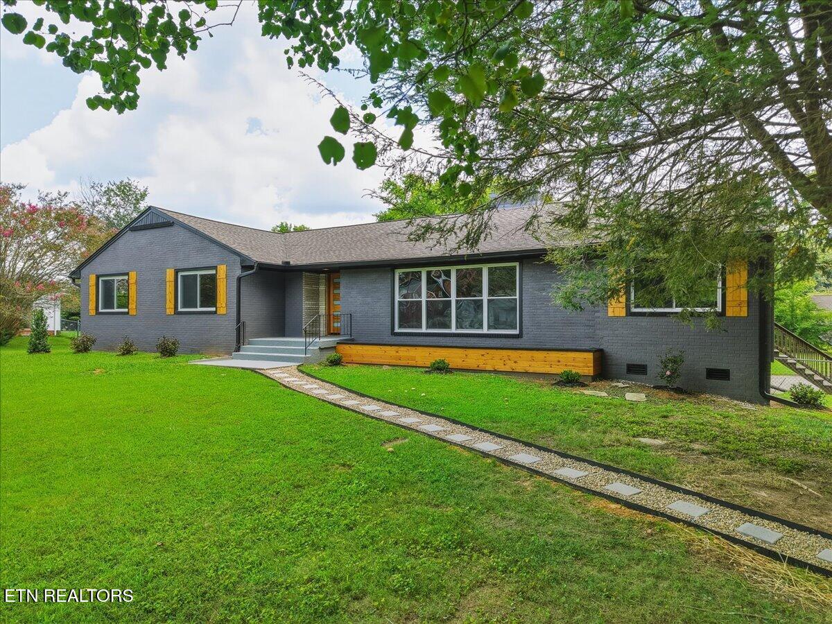 220 Locha Poka Drive