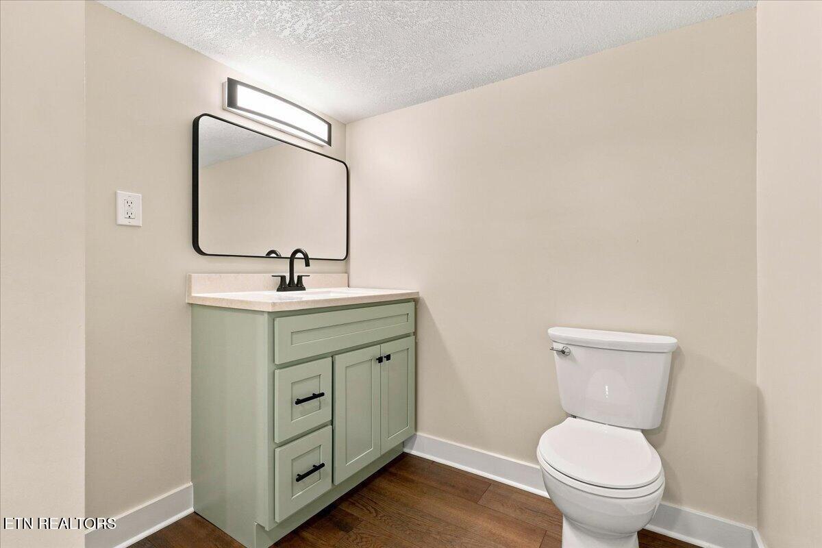 220 Locha Poka Drive