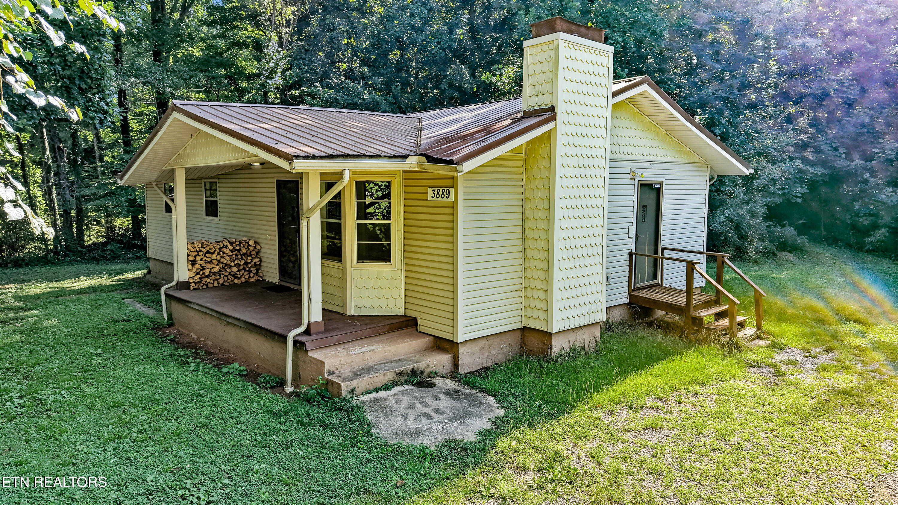 3889 Quarry Rd